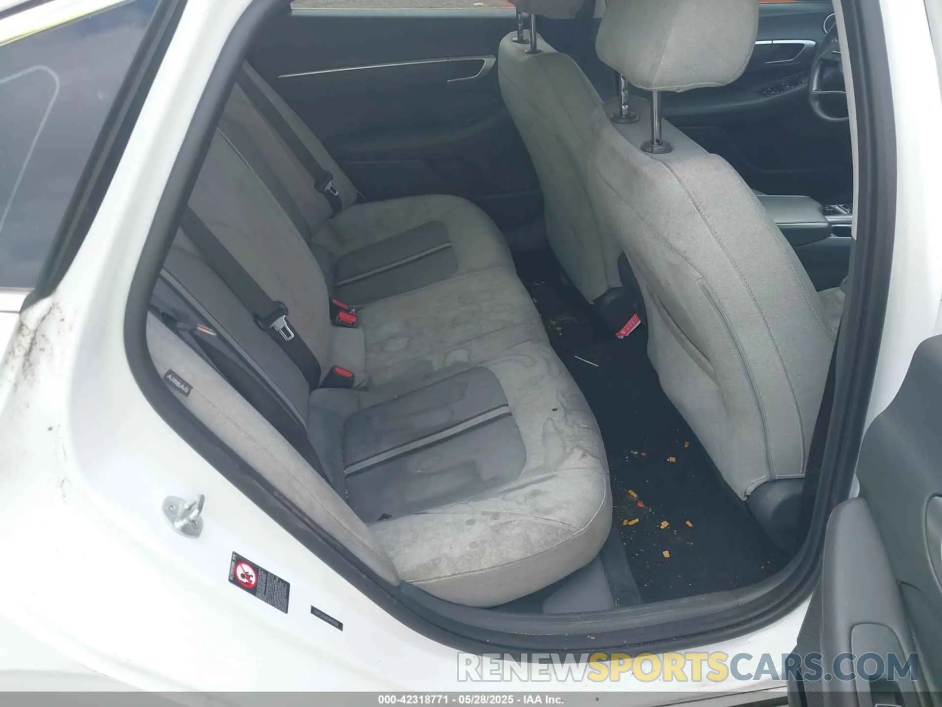 8 Photograph of a damaged car 5NPEG4JA0MH105064 HYUNDAI SONATA 2021