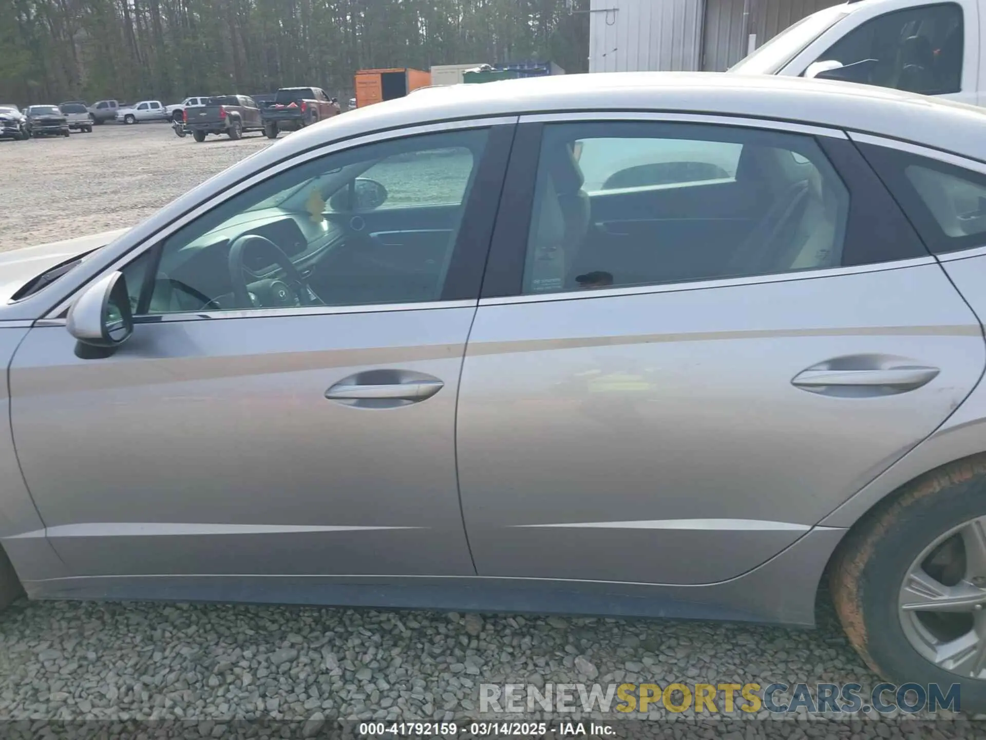 14 Photograph of a damaged car 5NPEG4JA0MH108871 HYUNDAI SONATA 2021