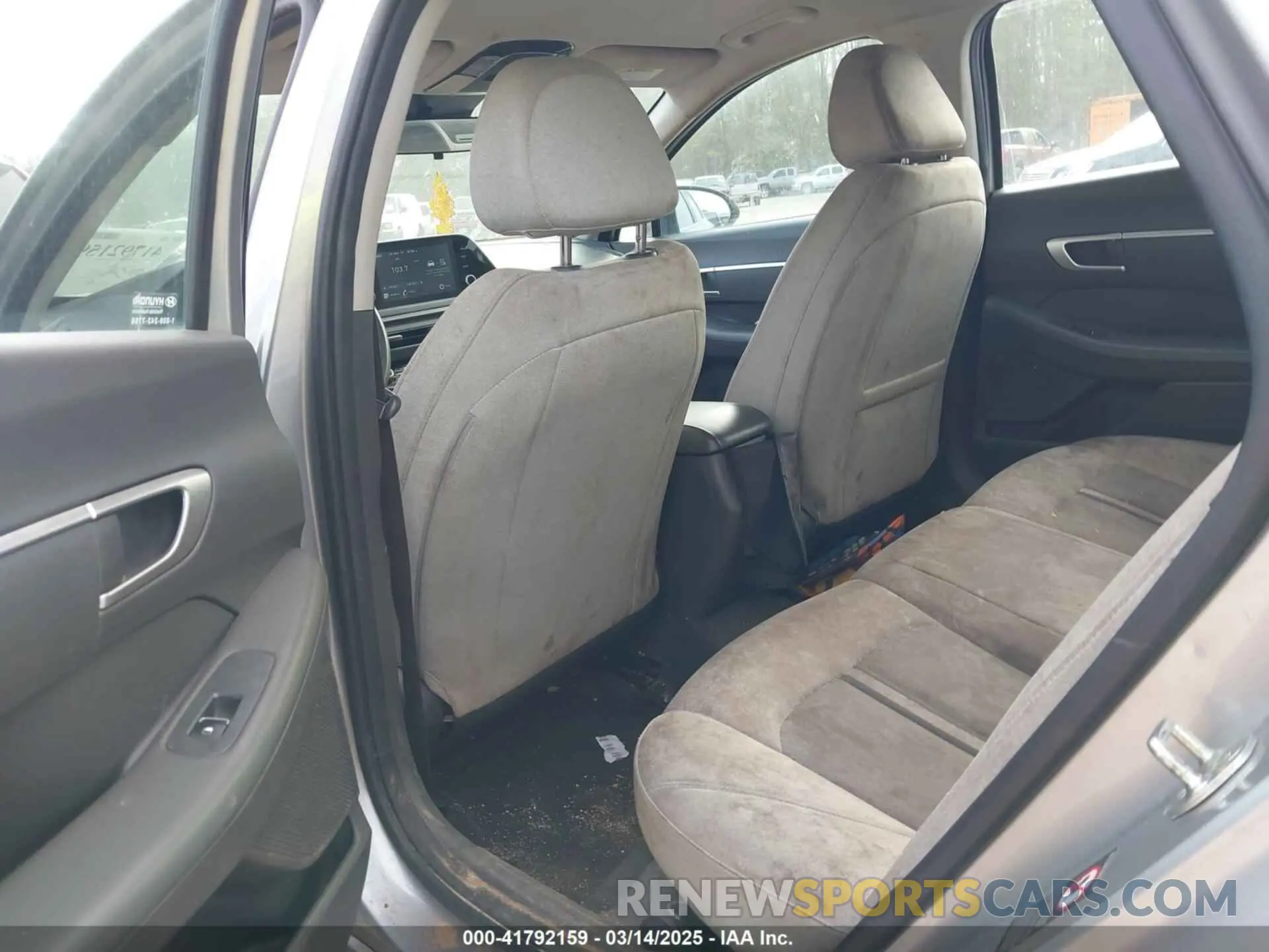 8 Photograph of a damaged car 5NPEG4JA0MH108871 HYUNDAI SONATA 2021