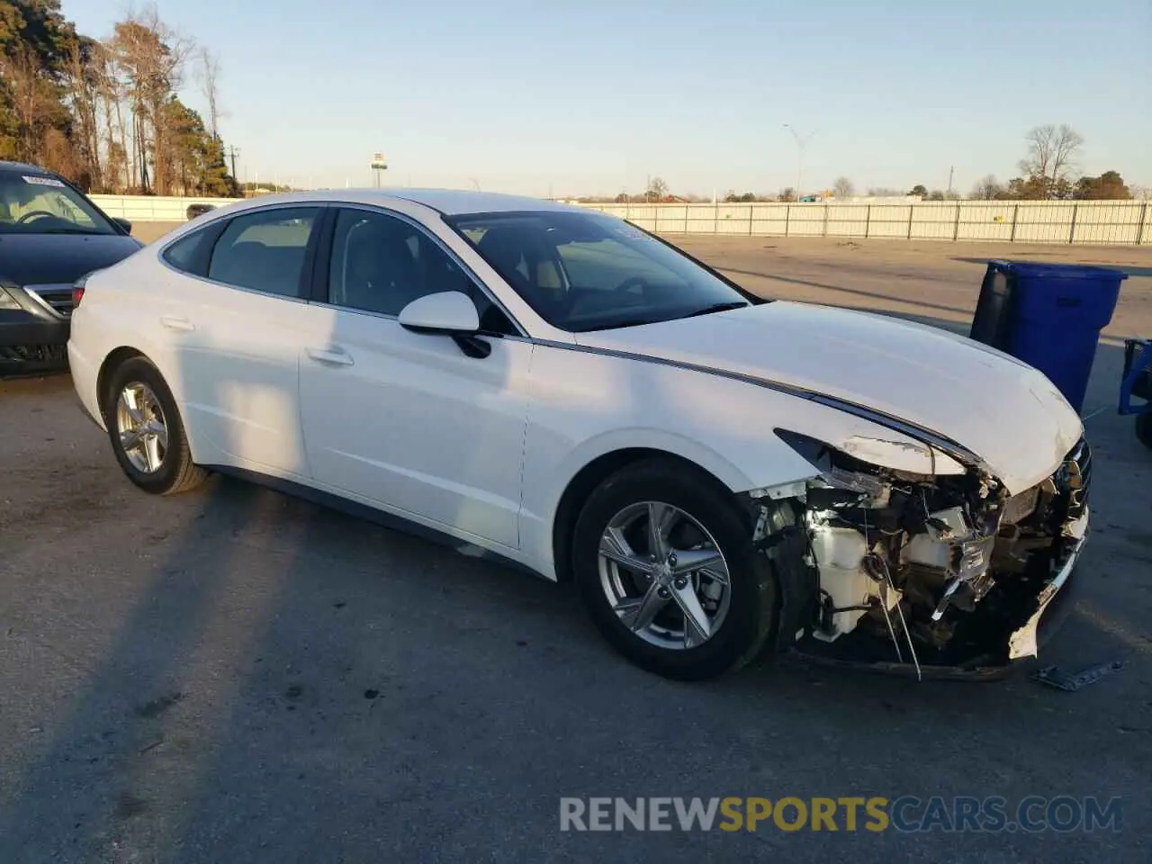 4 Photograph of a damaged car 5NPEG4JA0MH111642 HYUNDAI SONATA 2021
