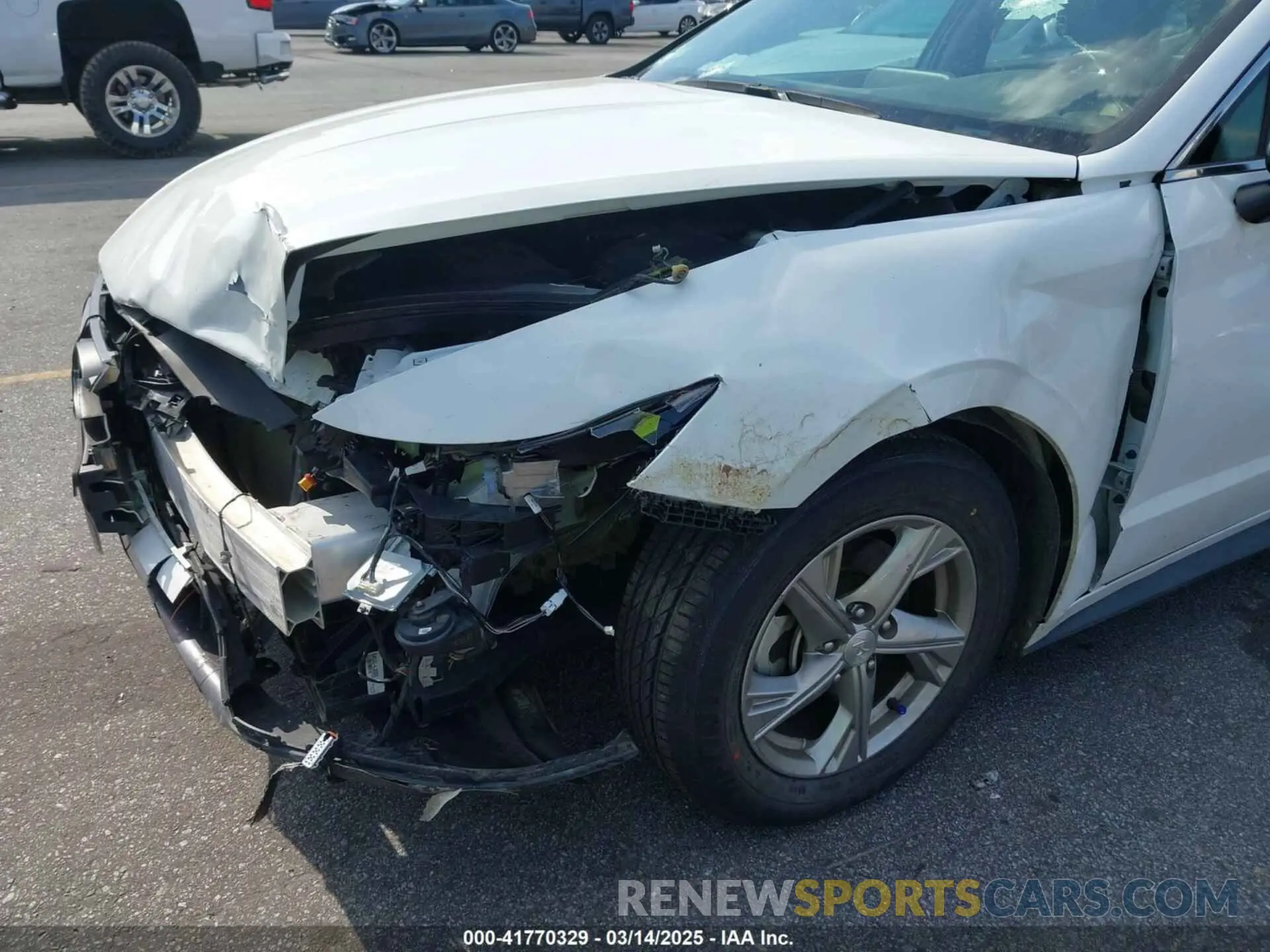 17 Photograph of a damaged car 5NPEG4JA0MH131311 HYUNDAI SONATA 2021