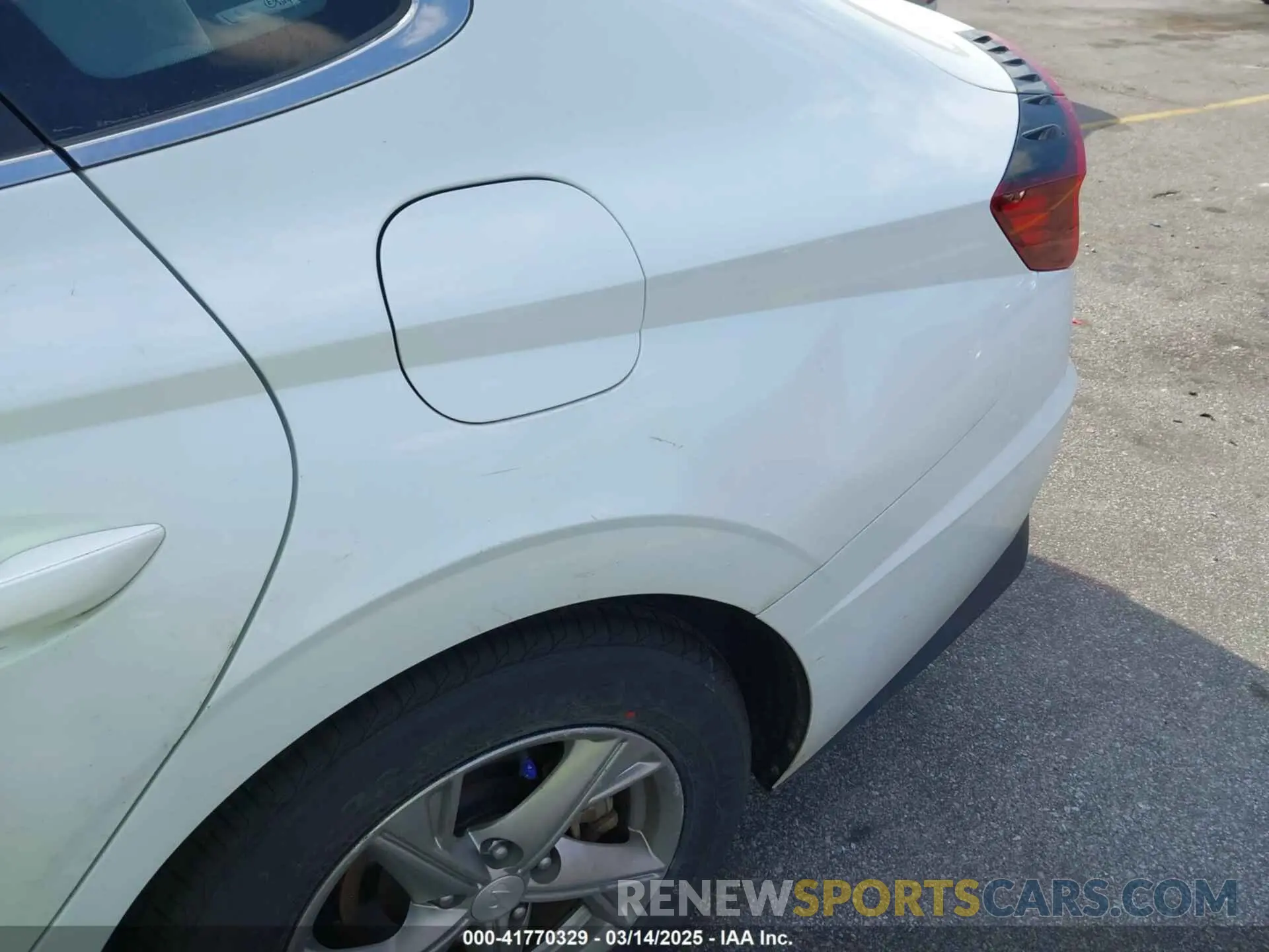 19 Photograph of a damaged car 5NPEG4JA0MH131311 HYUNDAI SONATA 2021