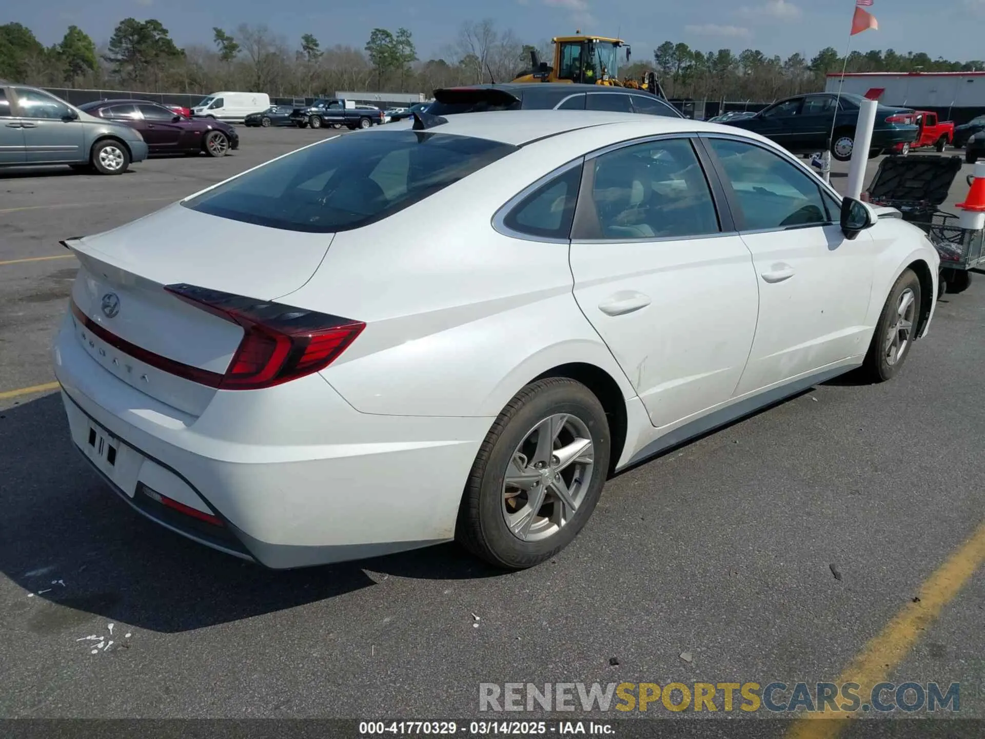 4 Photograph of a damaged car 5NPEG4JA0MH131311 HYUNDAI SONATA 2021