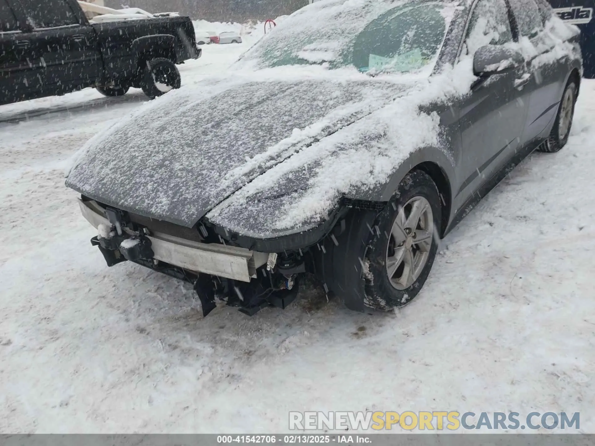 6 Photograph of a damaged car 5NPEG4JA1MH069675 HYUNDAI SONATA 2021
