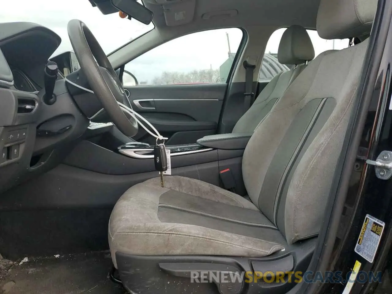 7 Photograph of a damaged car 5NPEG4JA1MH071586 HYUNDAI SONATA 2021