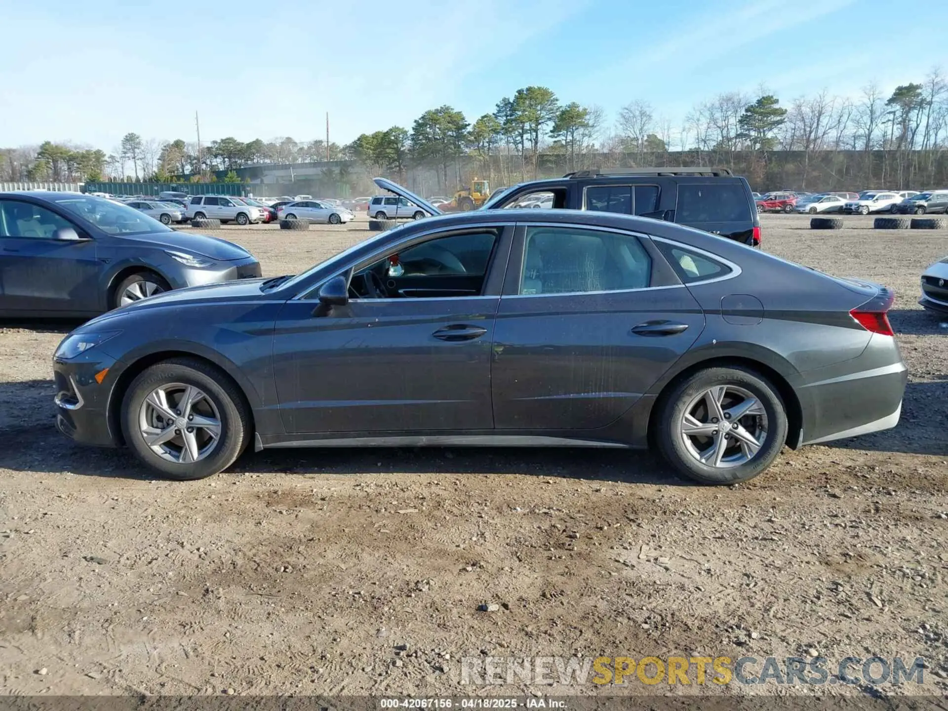14 Photograph of a damaged car 5NPEG4JA1MH081972 HYUNDAI SONATA 2021
