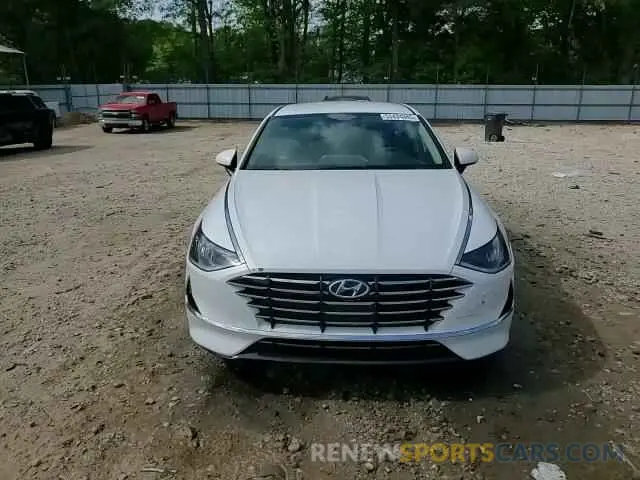 13 Photograph of a damaged car 5NPEG4JA1MH104599 HYUNDAI SONATA 2021