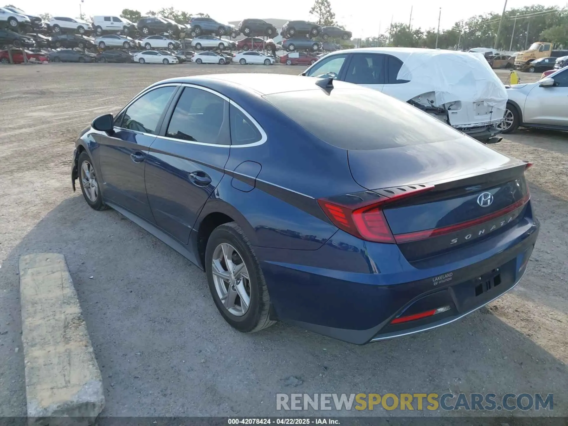 3 Photograph of a damaged car 5NPEG4JA1MH124013 HYUNDAI SONATA 2021
