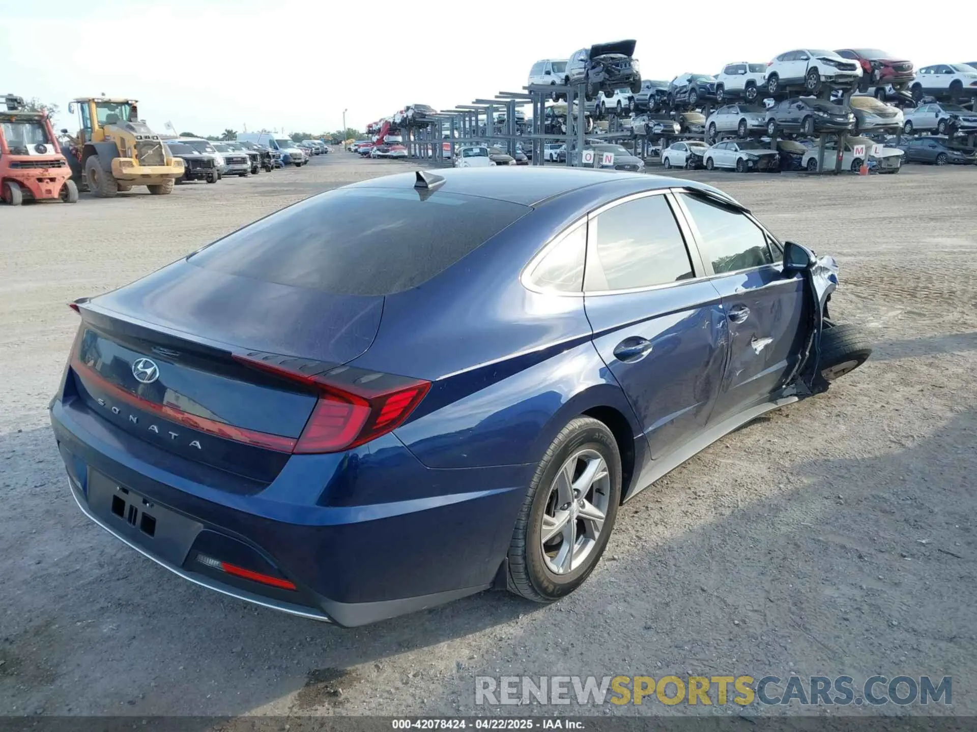 4 Photograph of a damaged car 5NPEG4JA1MH124013 HYUNDAI SONATA 2021