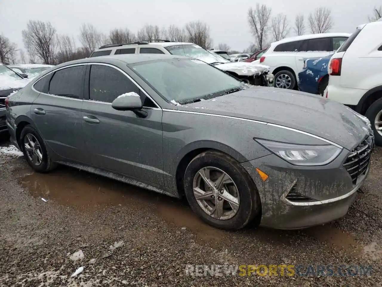 4 Photograph of a damaged car 5NPEG4JA2MH066302 HYUNDAI SONATA 2021