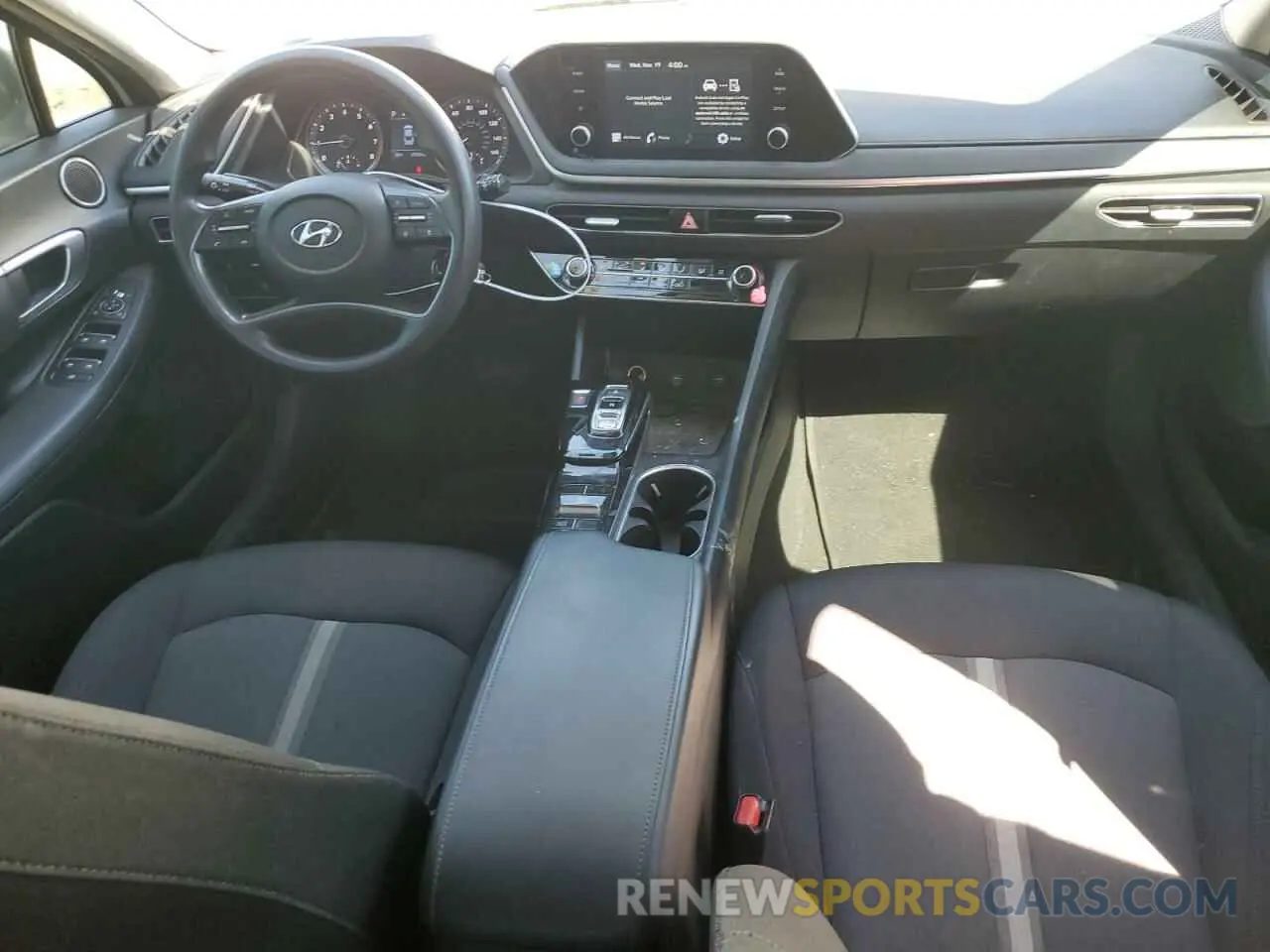 8 Photograph of a damaged car 5NPEG4JA2MH071323 HYUNDAI SONATA 2021