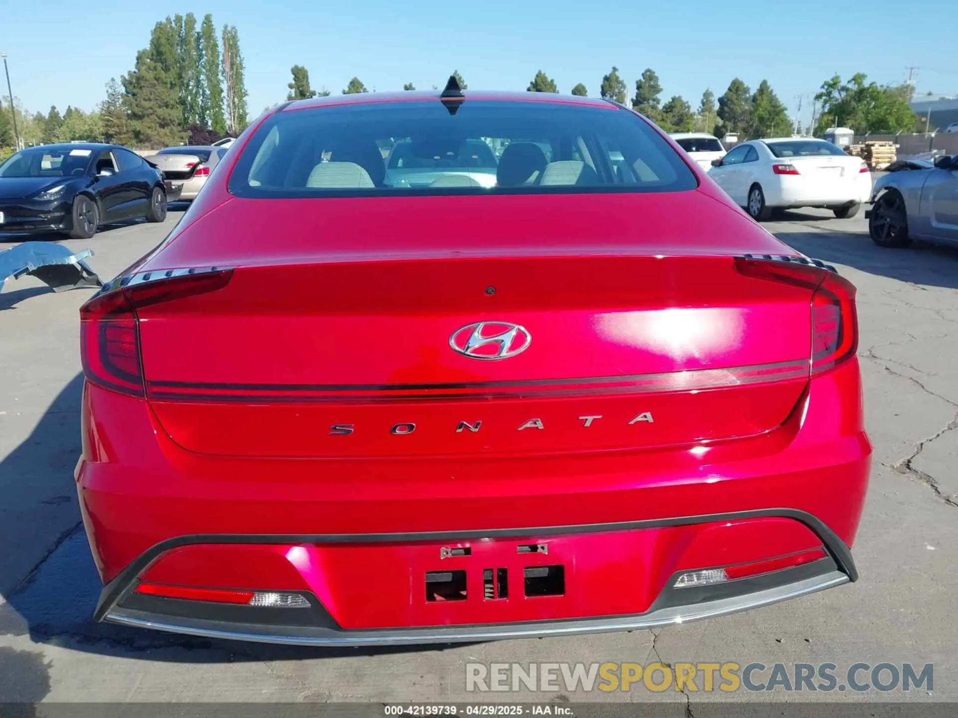 16 Photograph of a damaged car 5NPEG4JA2MH081009 HYUNDAI SONATA 2021