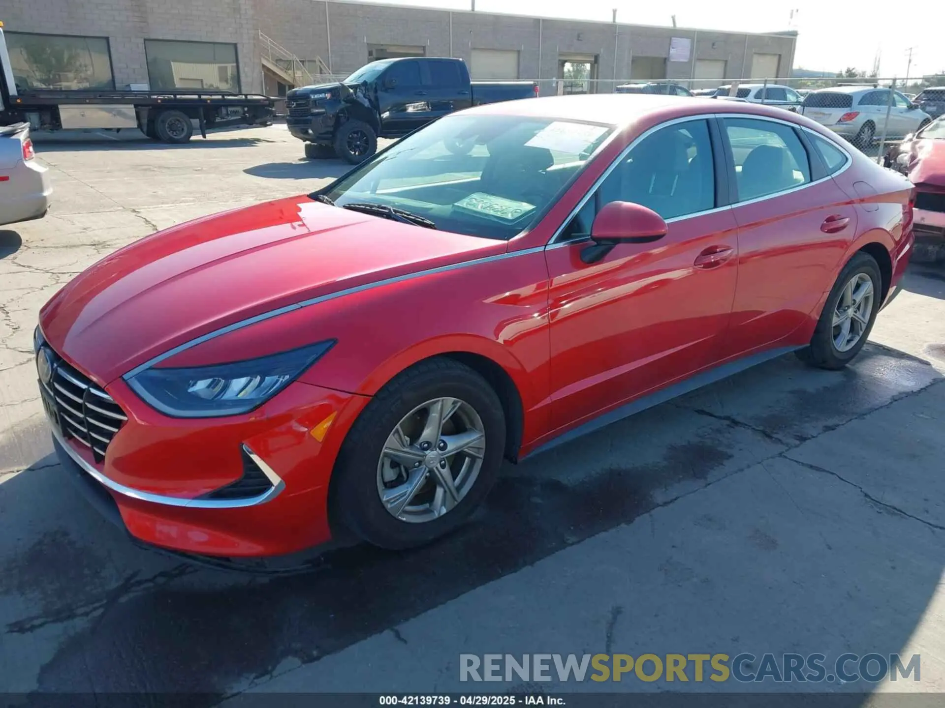 2 Photograph of a damaged car 5NPEG4JA2MH081009 HYUNDAI SONATA 2021