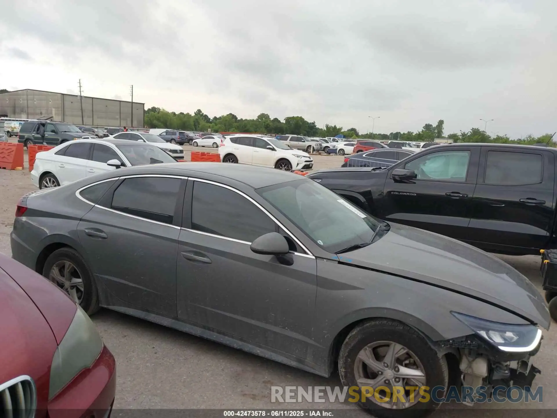 14 Photograph of a damaged car 5NPEG4JA2MH103882 HYUNDAI SONATA 2021