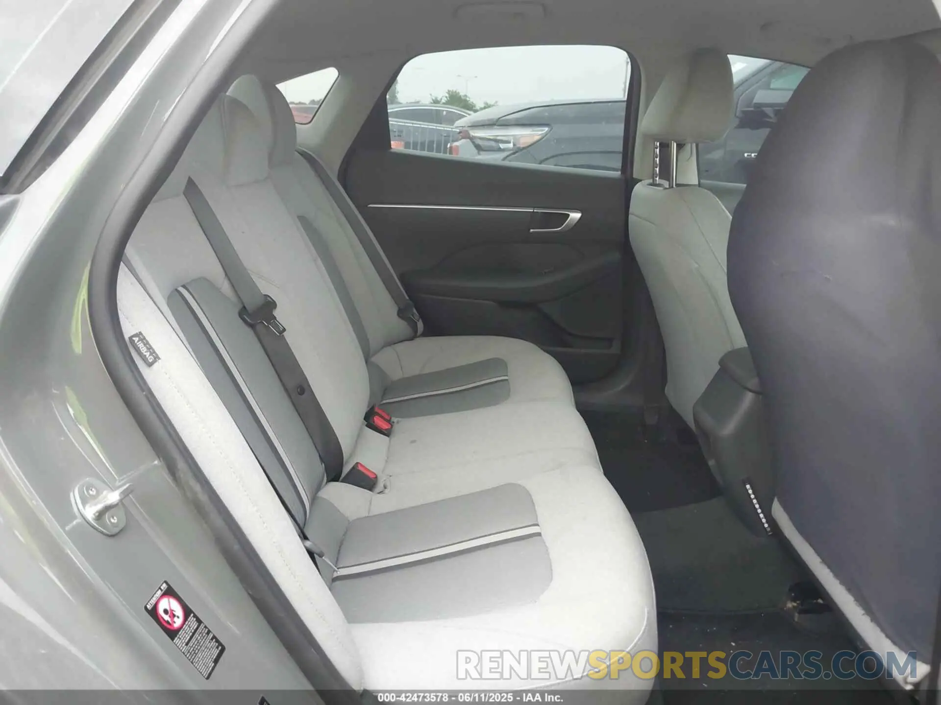 8 Photograph of a damaged car 5NPEG4JA2MH103882 HYUNDAI SONATA 2021