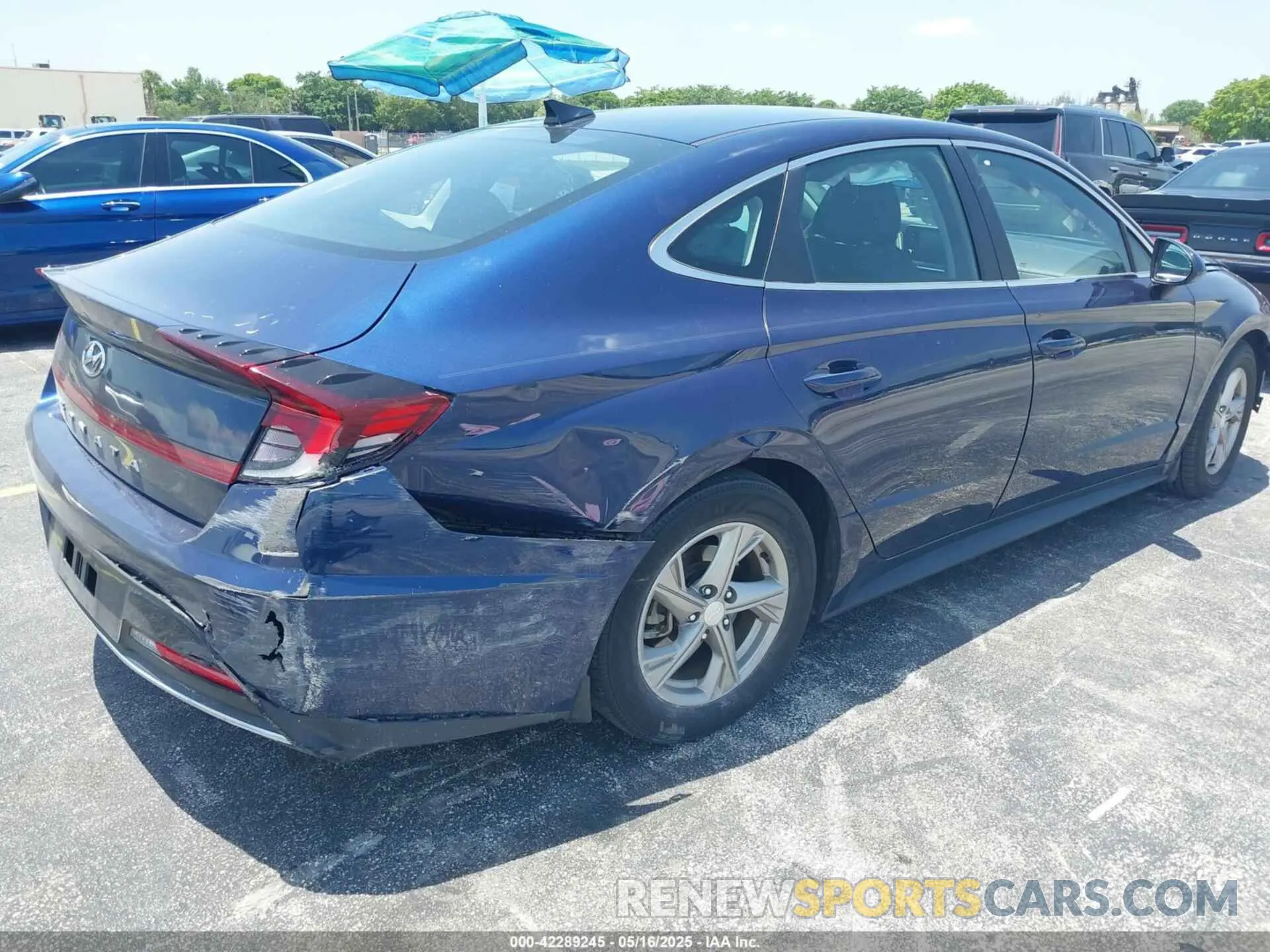 18 Photograph of a damaged car 5NPEG4JA2MH122402 HYUNDAI SONATA 2021