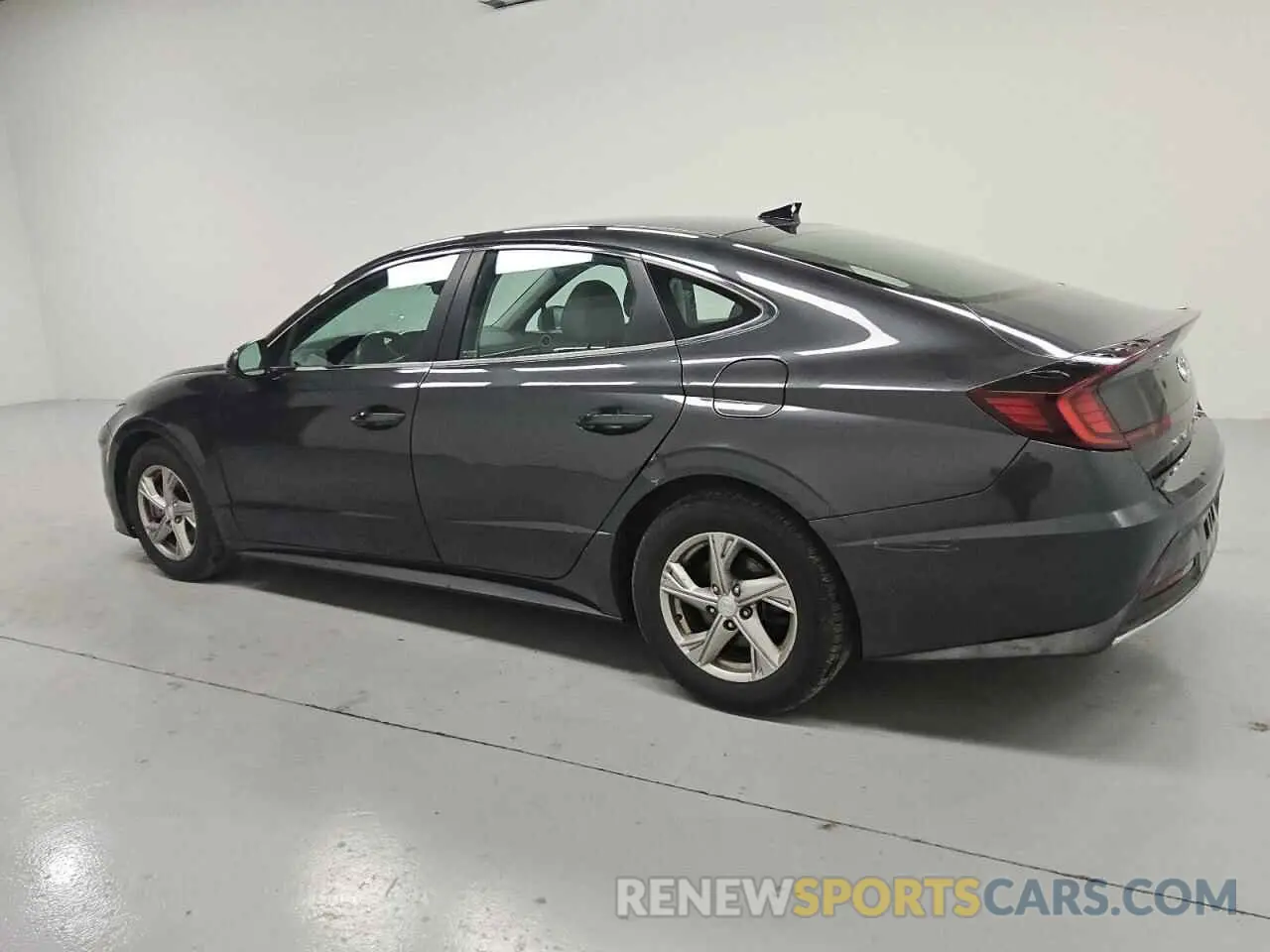 2 Photograph of a damaged car 5NPEG4JA2MH125381 HYUNDAI SONATA 2021