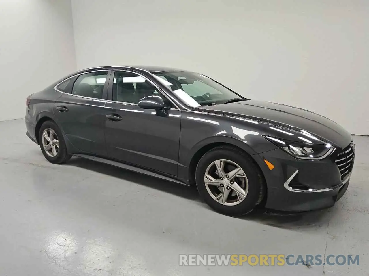 4 Photograph of a damaged car 5NPEG4JA2MH125381 HYUNDAI SONATA 2021