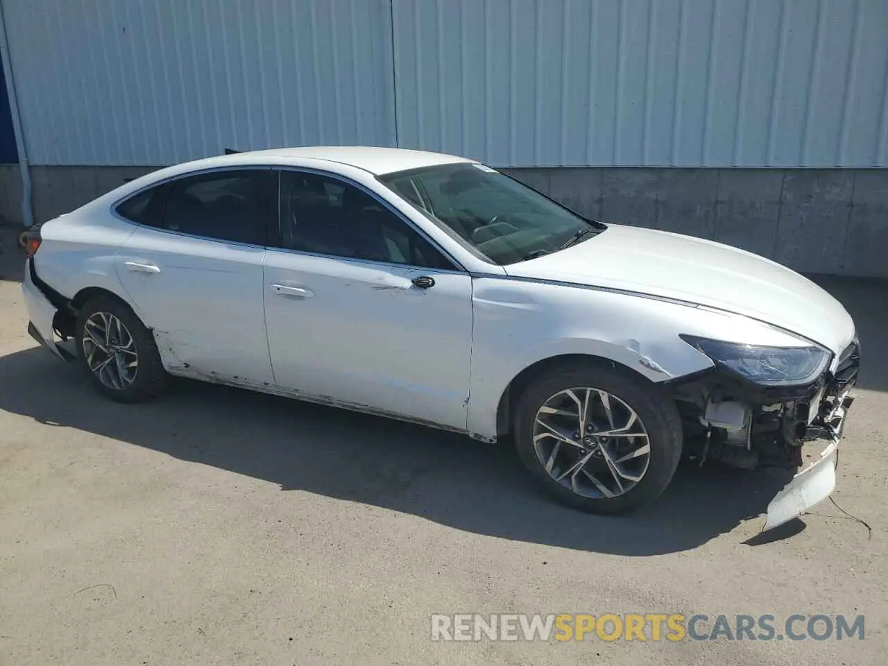 4 Photograph of a damaged car 5NPEG4JA2MH126160 HYUNDAI SONATA 2021