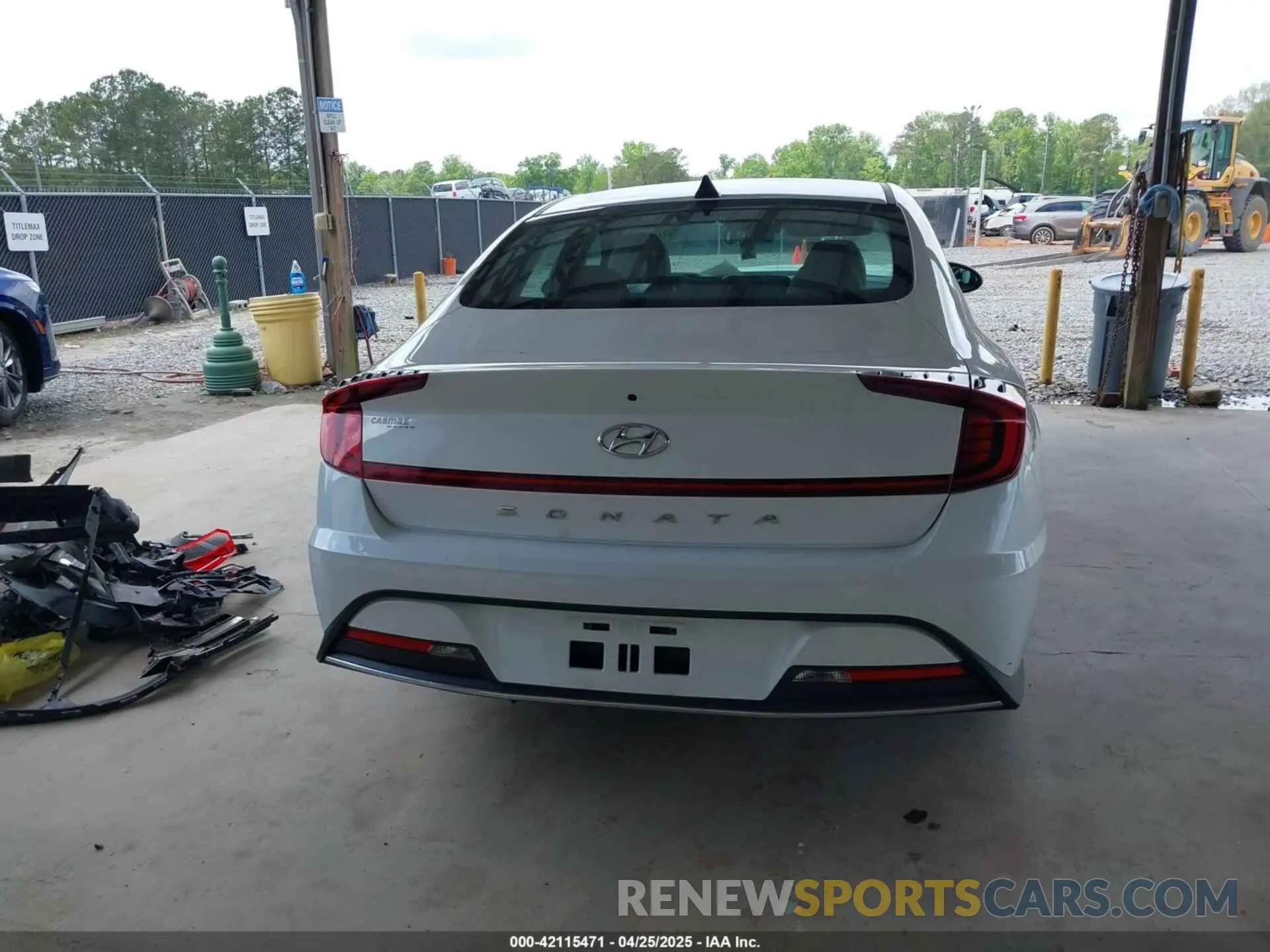 17 Photograph of a damaged car 5NPEG4JA3MH074036 HYUNDAI SONATA 2021