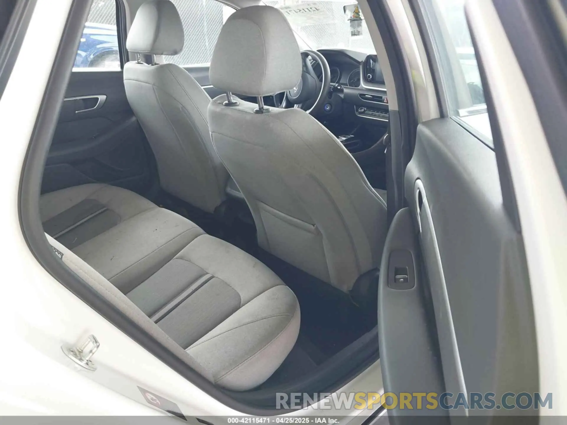 8 Photograph of a damaged car 5NPEG4JA3MH074036 HYUNDAI SONATA 2021