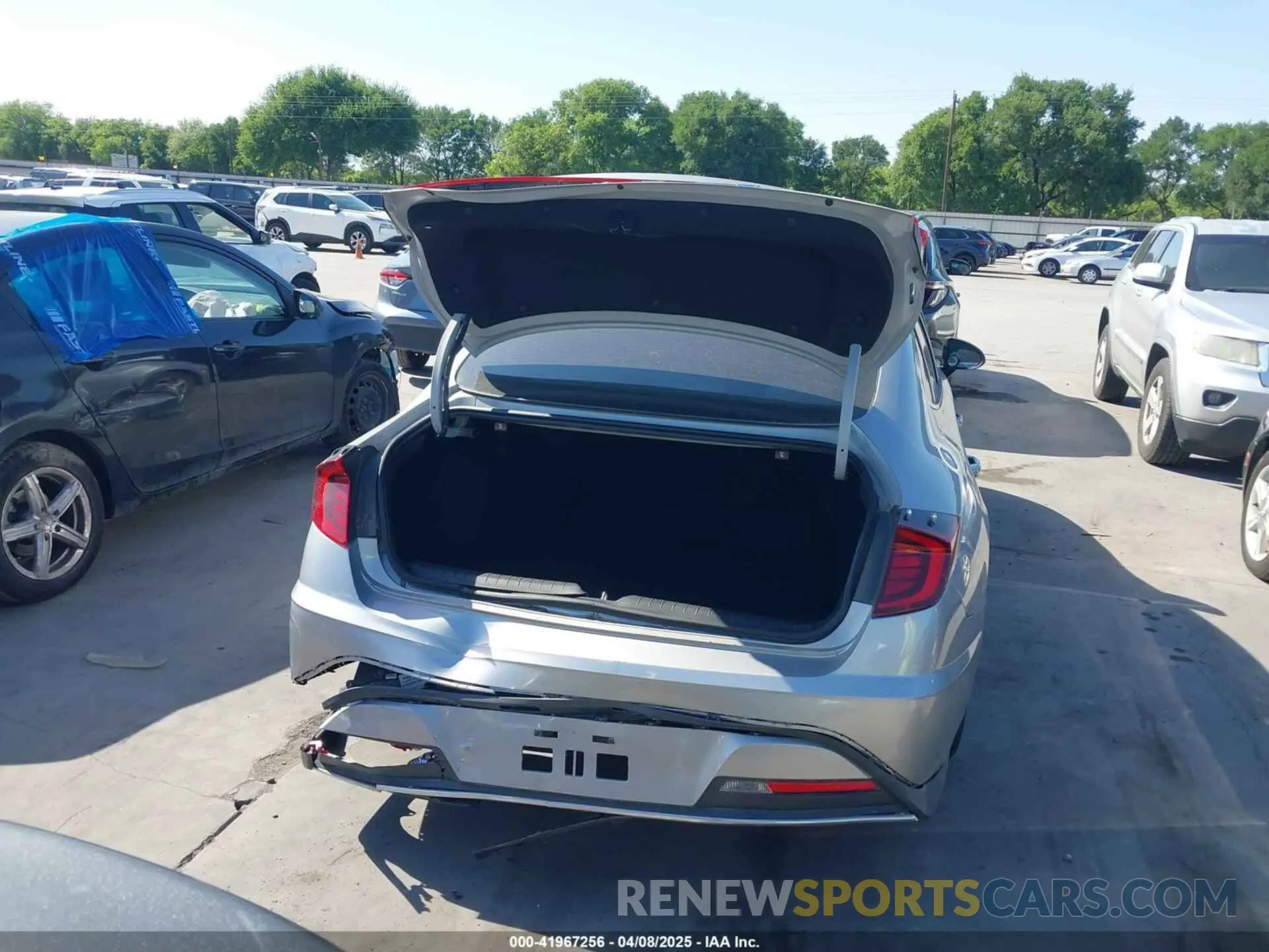 16 Photograph of a damaged car 5NPEG4JA3MH093735 HYUNDAI SONATA 2021