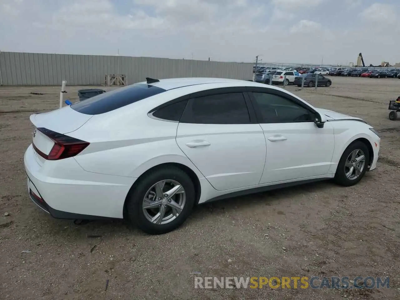 3 Photograph of a damaged car 5NPEG4JA4MH062784 HYUNDAI SONATA 2021