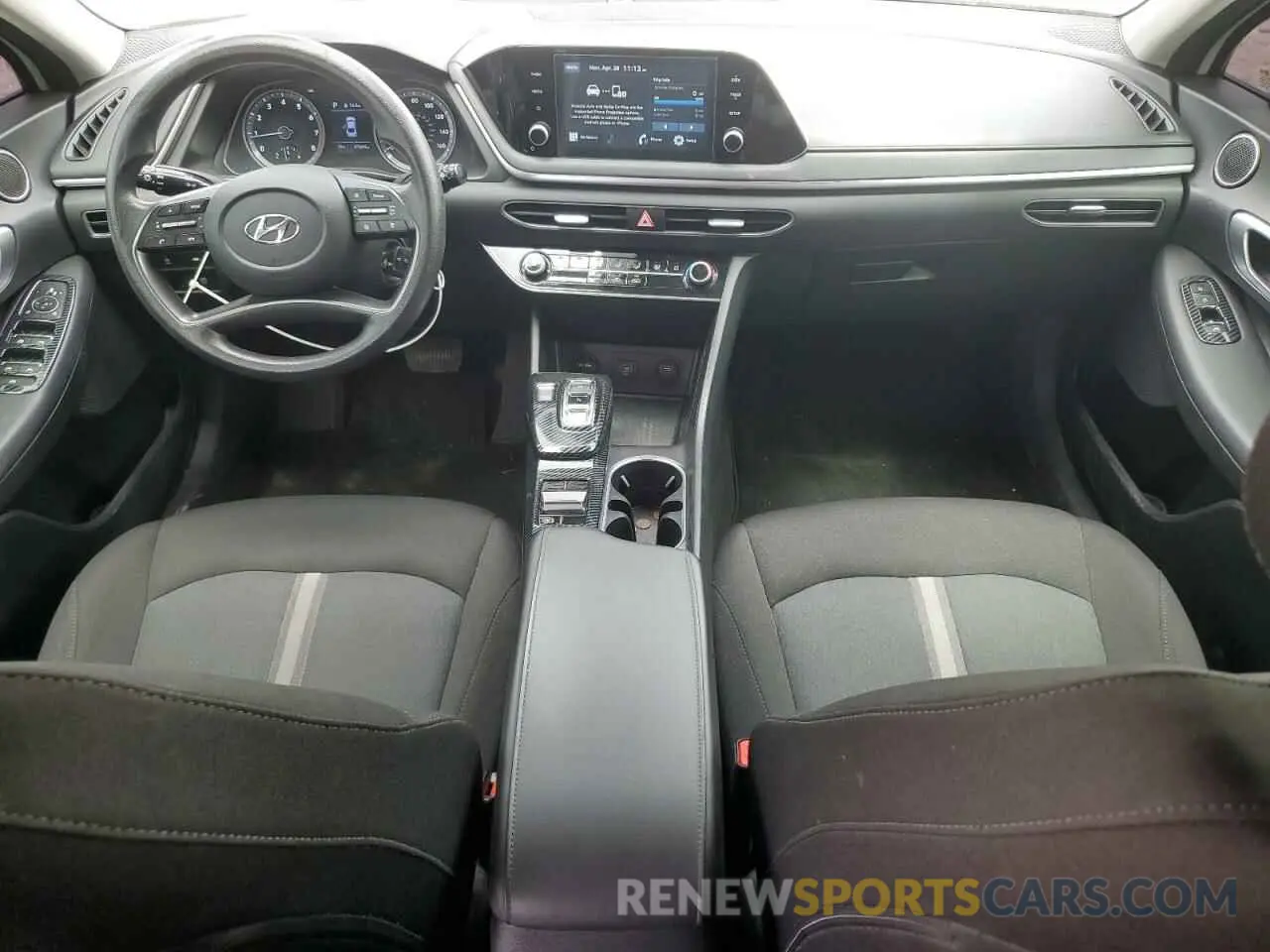8 Photograph of a damaged car 5NPEG4JA4MH062784 HYUNDAI SONATA 2021
