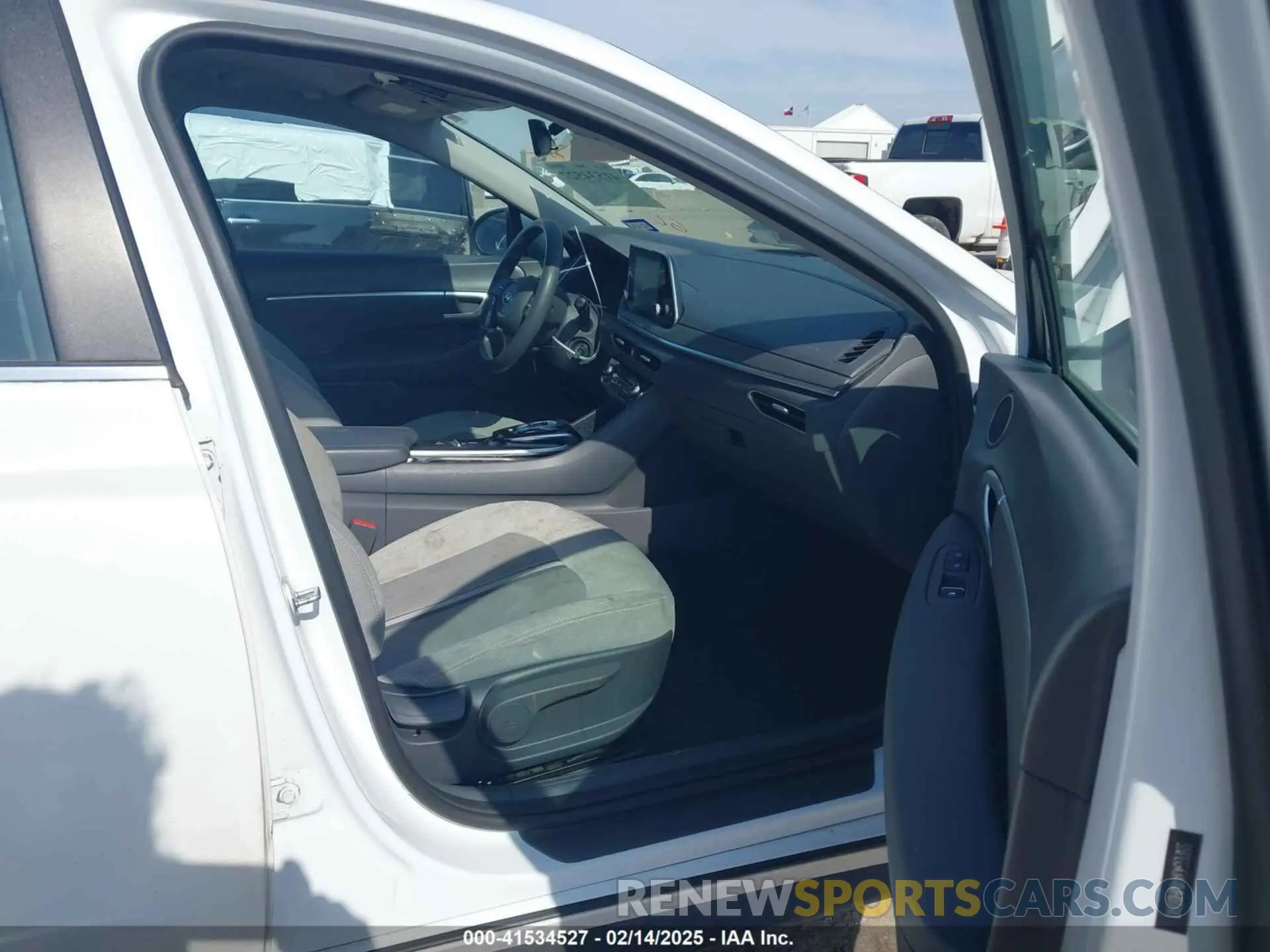 5 Photograph of a damaged car 5NPEG4JA4MH077141 HYUNDAI SONATA 2021