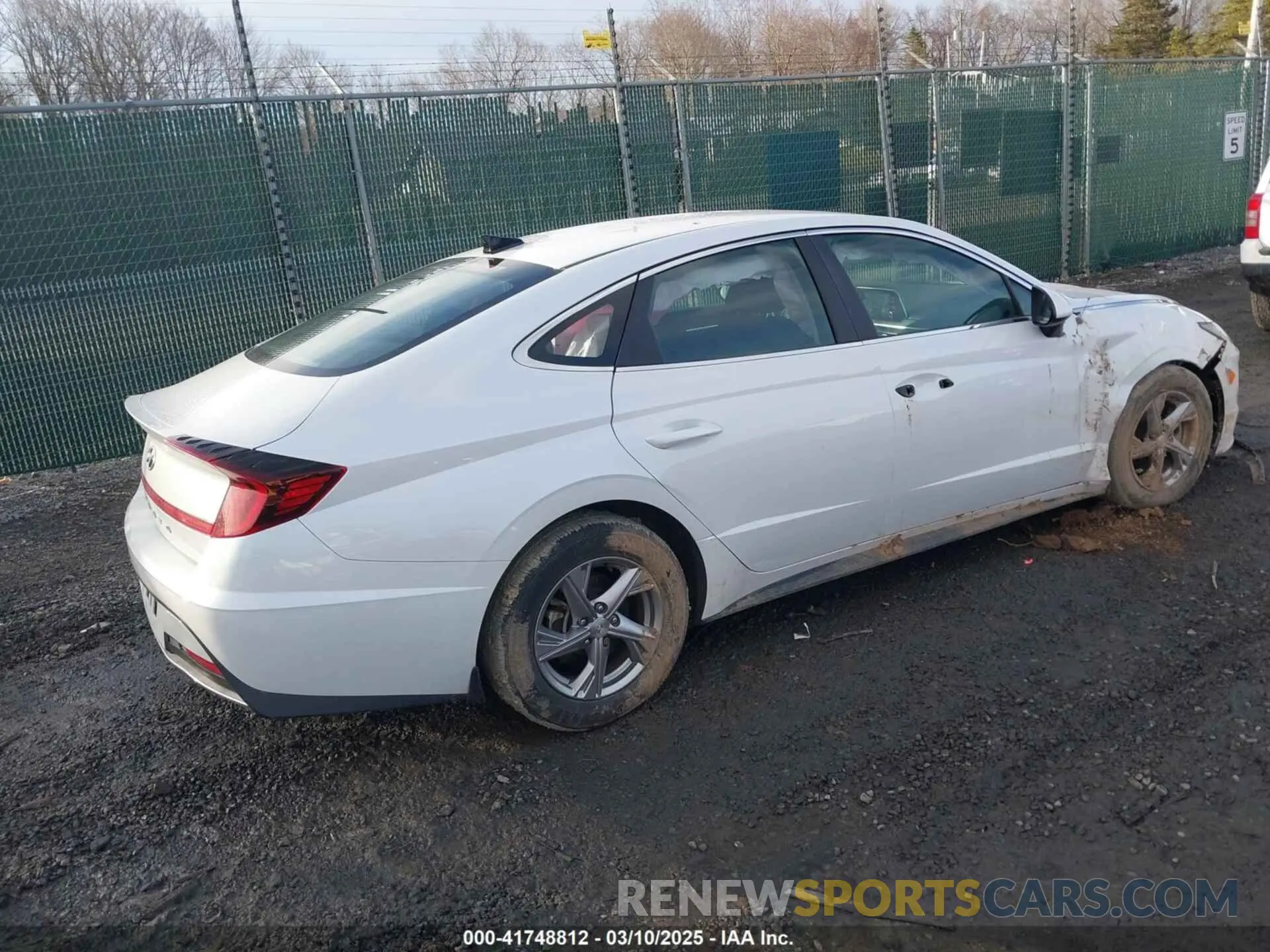 4 Photograph of a damaged car 5NPEG4JA4MH086552 HYUNDAI SONATA 2021