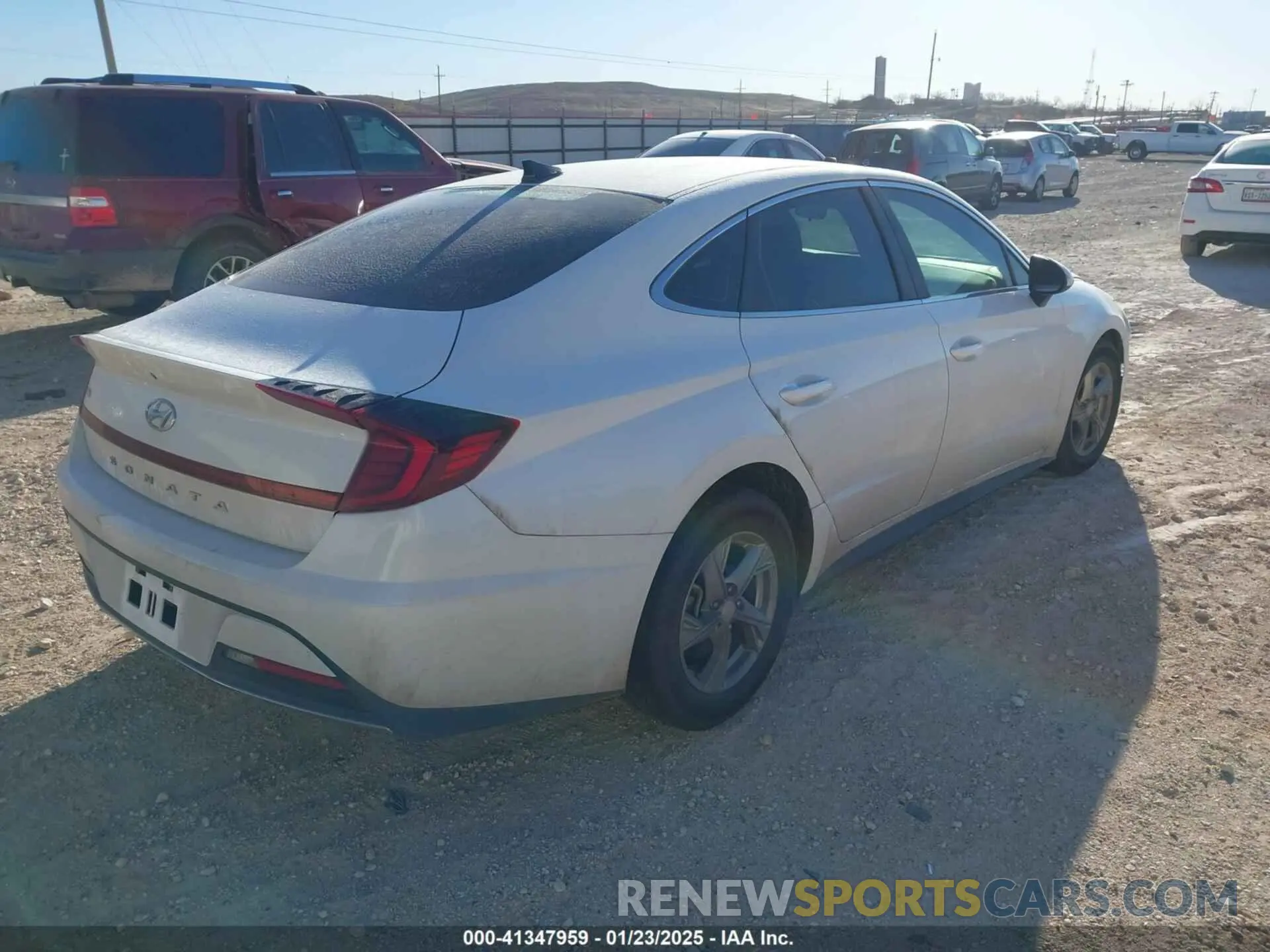 4 Photograph of a damaged car 5NPEG4JA4MH113085 HYUNDAI SONATA 2021