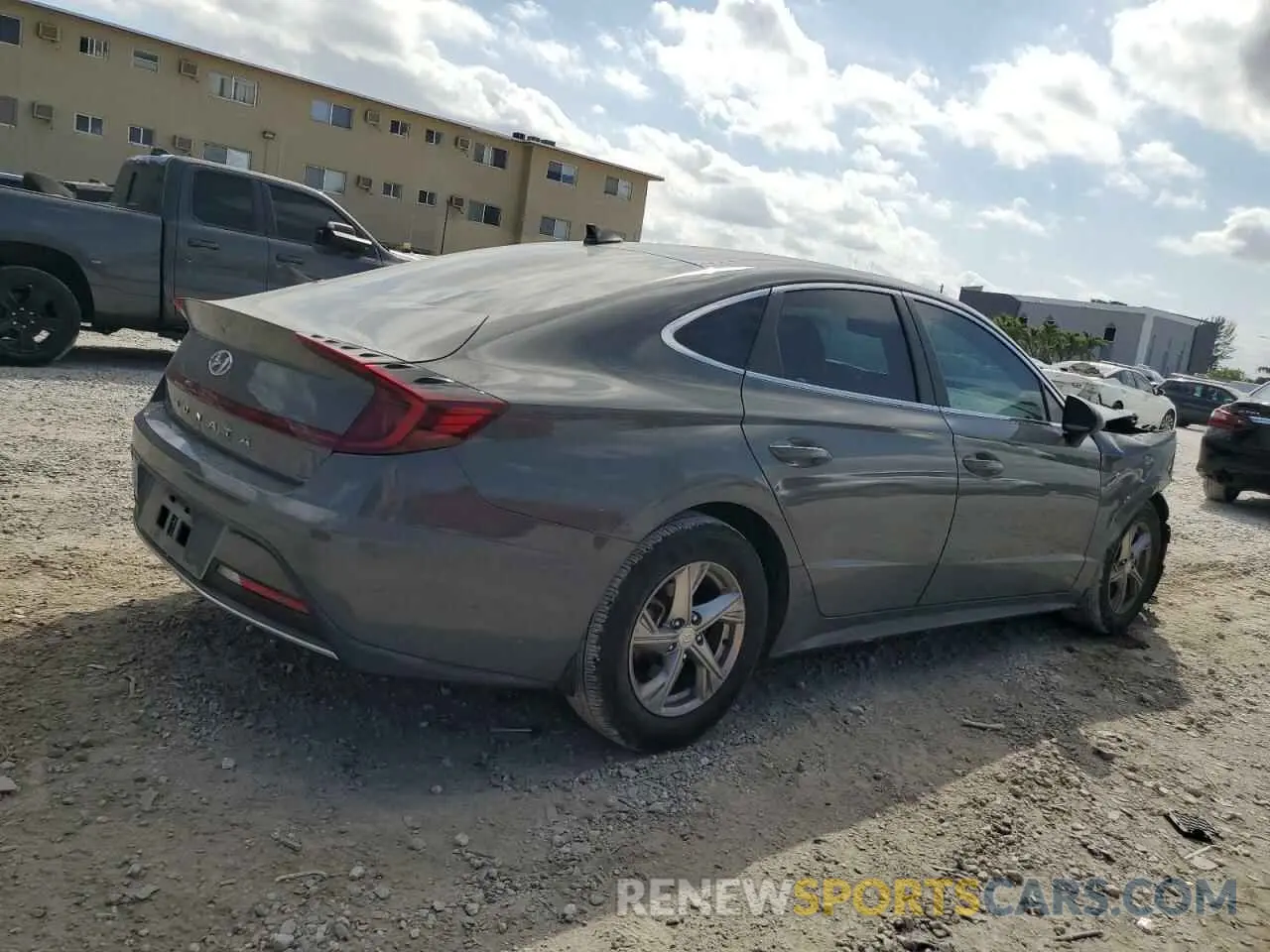 3 Photograph of a damaged car 5NPEG4JA4MH117685 HYUNDAI SONATA 2021