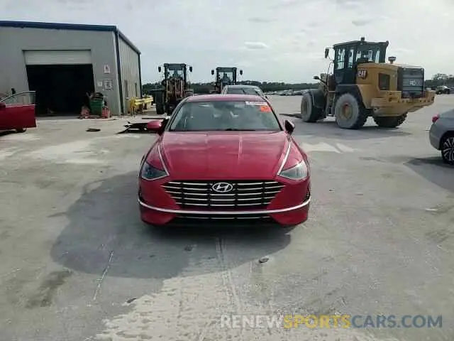 11 Photograph of a damaged car 5NPEG4JA4MH117847 HYUNDAI SONATA 2021