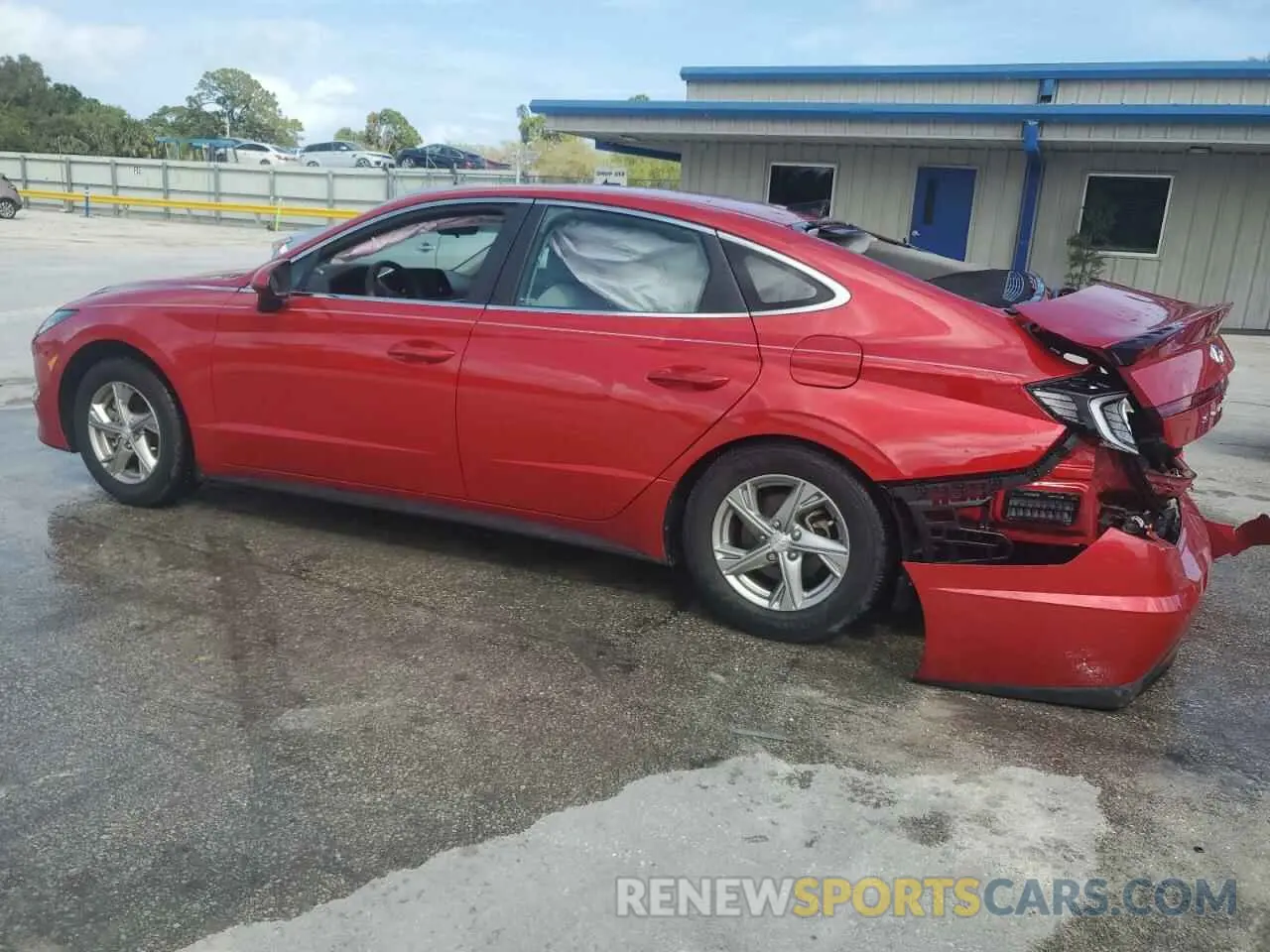 2 Photograph of a damaged car 5NPEG4JA4MH117847 HYUNDAI SONATA 2021