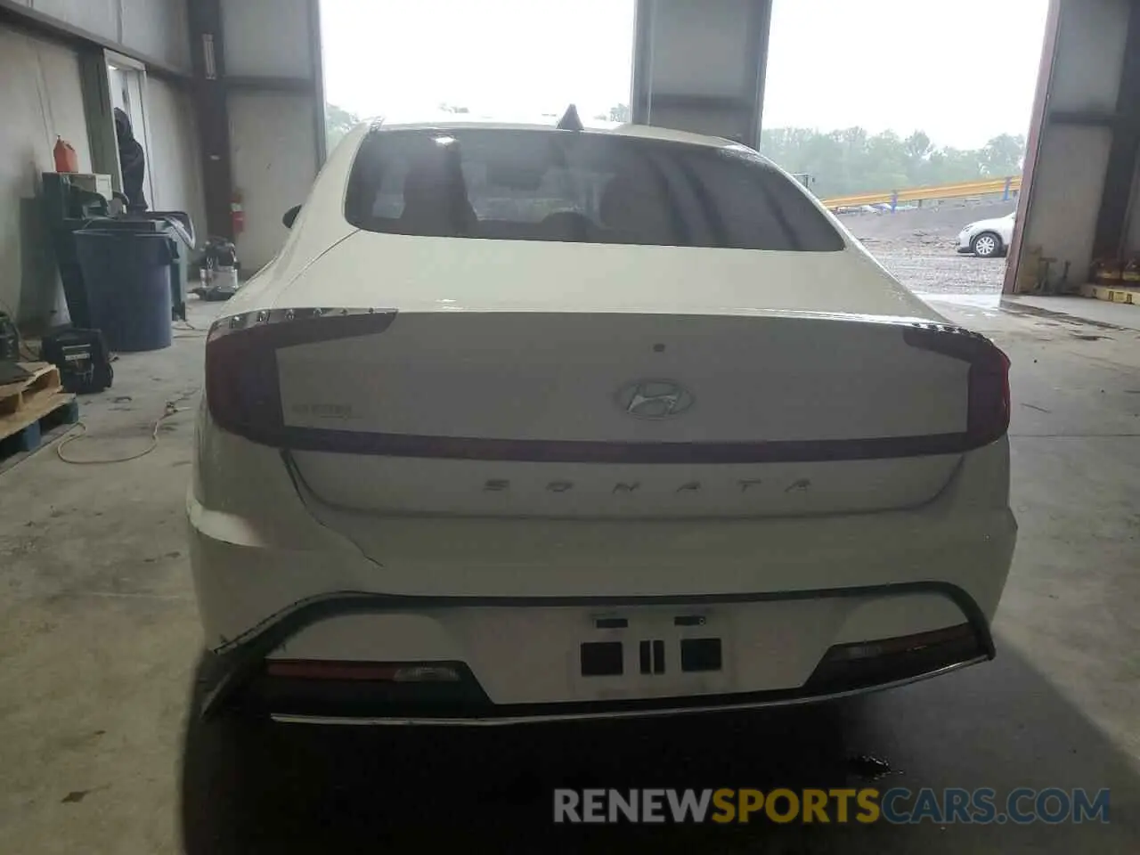 6 Photograph of a damaged car 5NPEG4JA4MH121767 HYUNDAI SONATA 2021