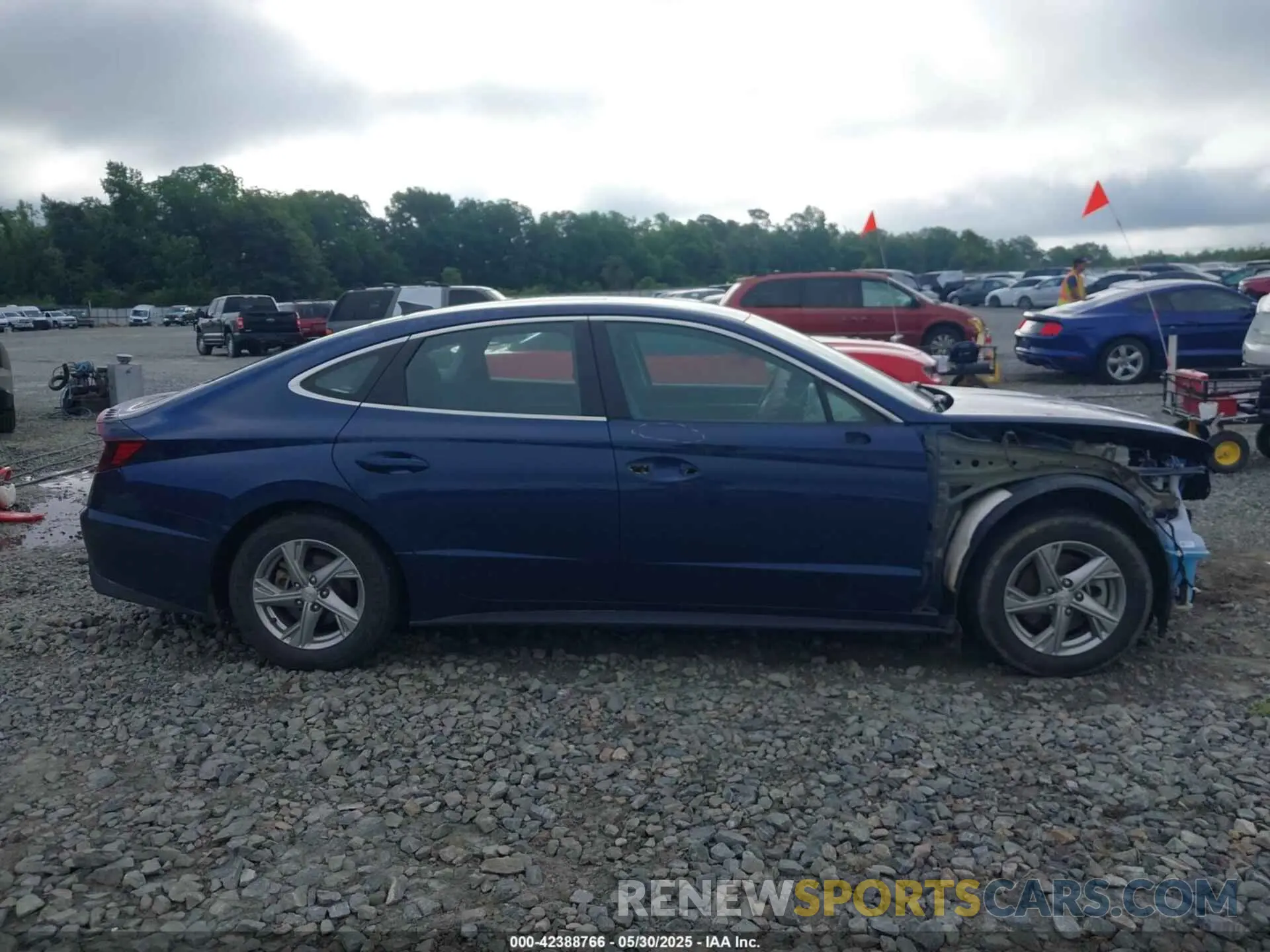 14 Photograph of a damaged car 5NPEG4JA4MH129044 HYUNDAI SONATA 2021