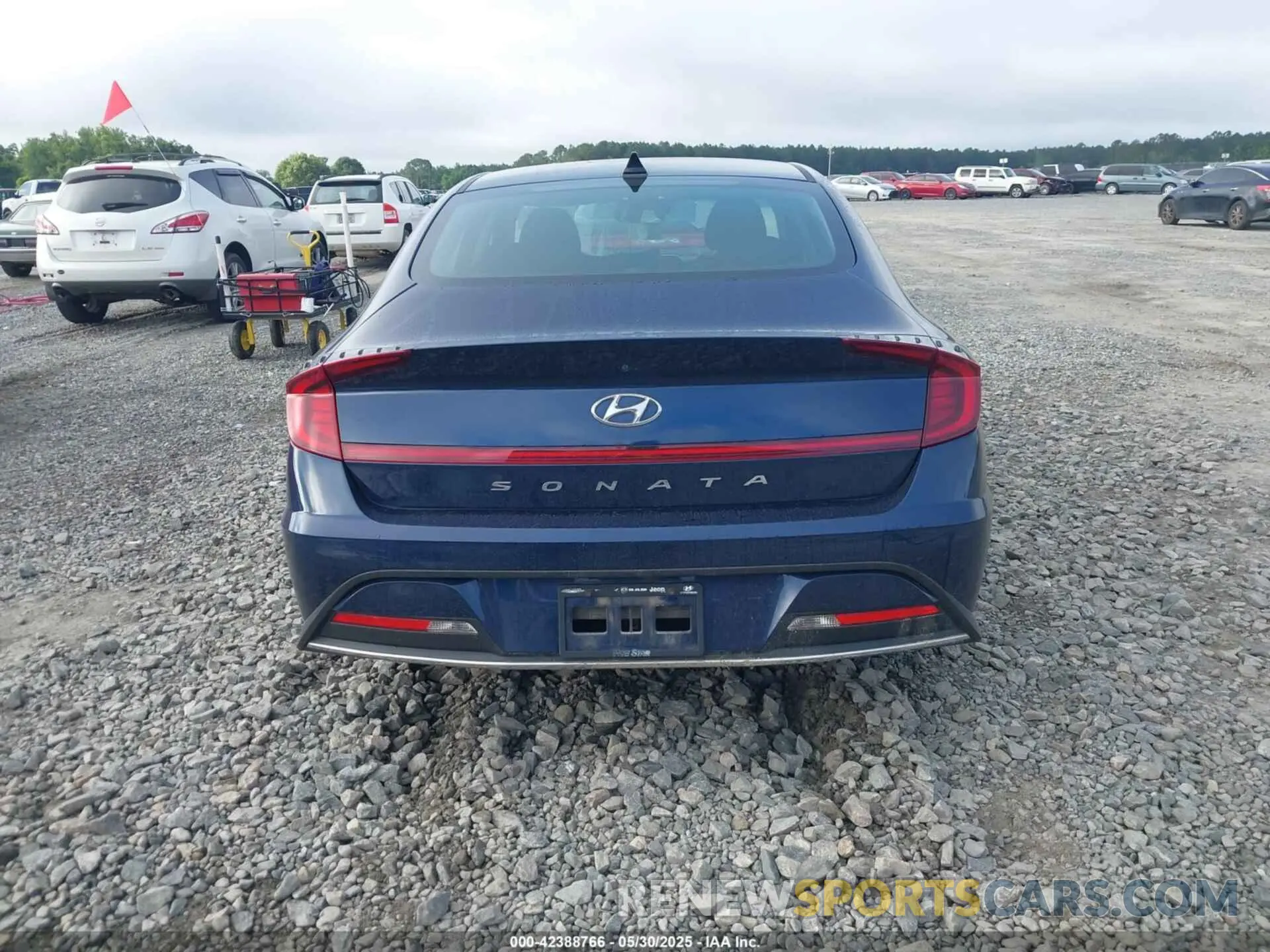 17 Photograph of a damaged car 5NPEG4JA4MH129044 HYUNDAI SONATA 2021