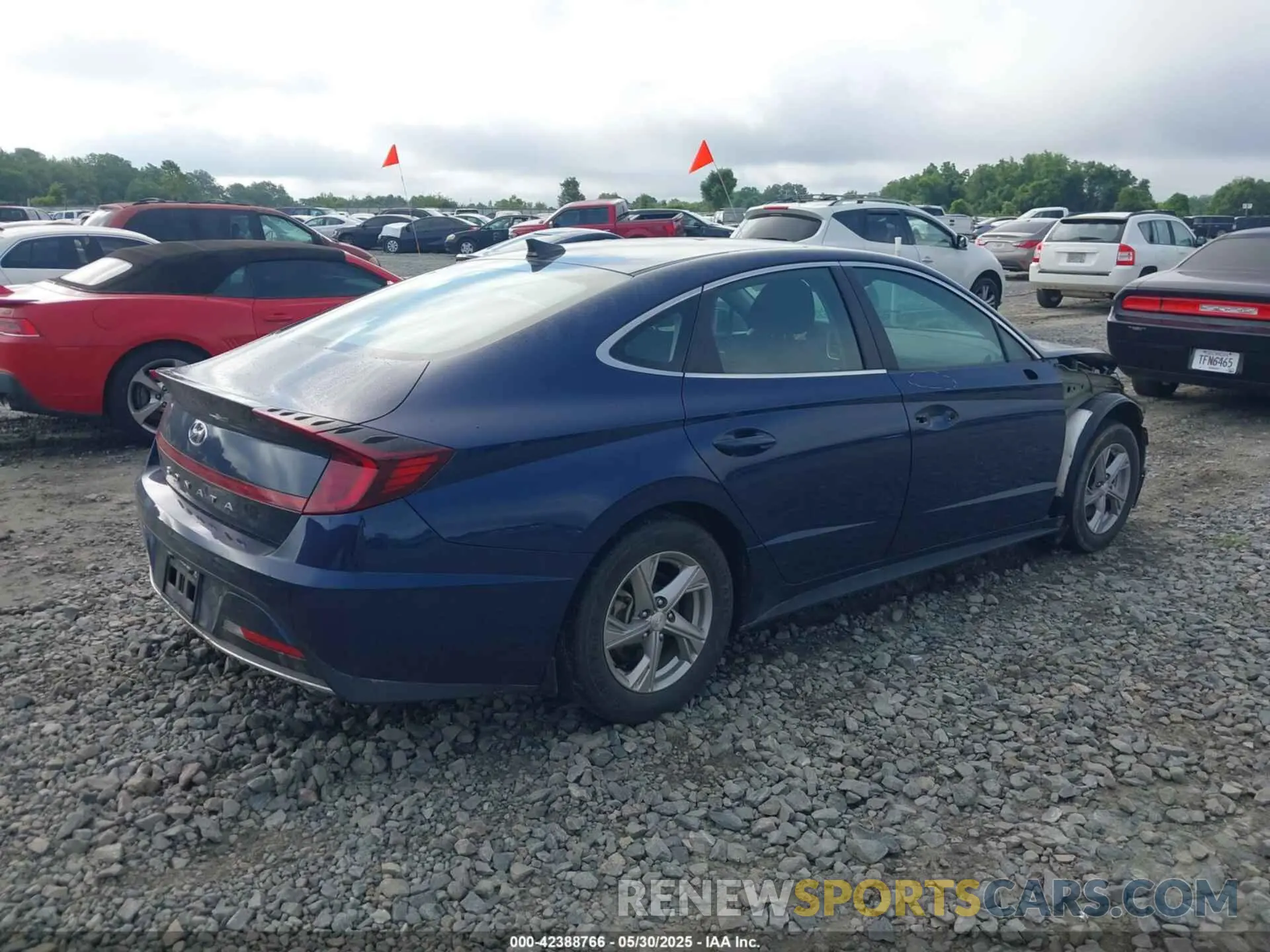 4 Photograph of a damaged car 5NPEG4JA4MH129044 HYUNDAI SONATA 2021