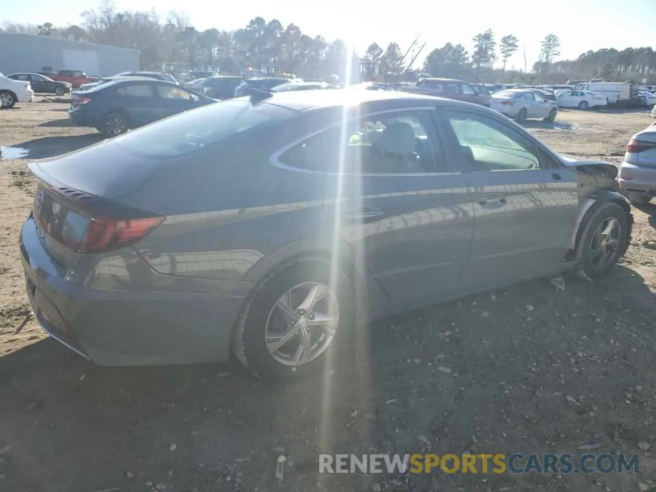 3 Photograph of a damaged car 5NPEG4JA5MH069422 HYUNDAI SONATA 2021