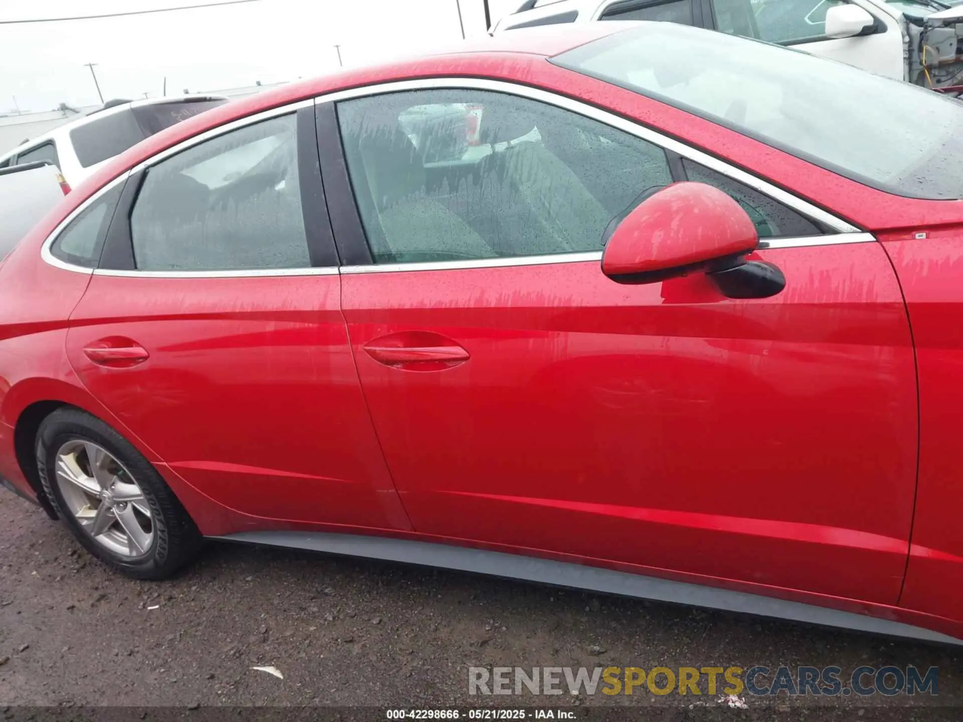 13 Photograph of a damaged car 5NPEG4JA5MH085121 HYUNDAI SONATA 2021