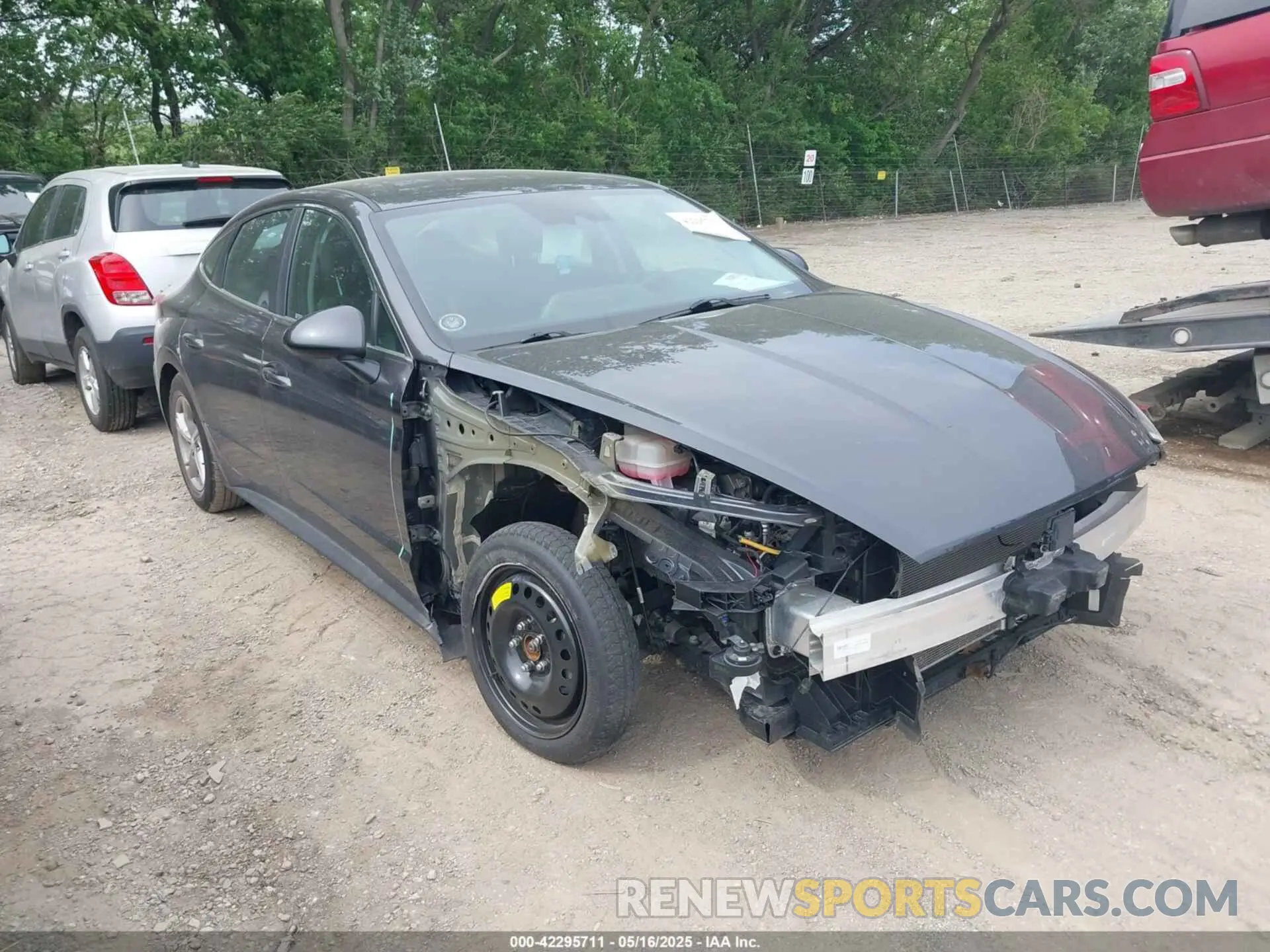 1 Photograph of a damaged car 5NPEG4JA5MH097172 HYUNDAI SONATA 2021