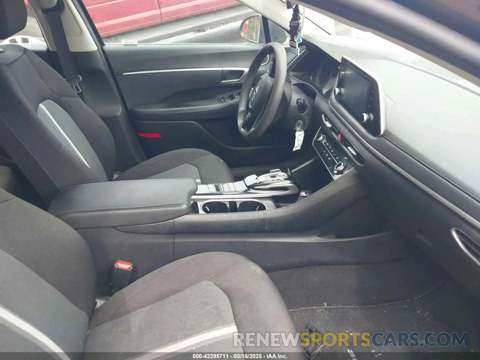 5 Photograph of a damaged car 5NPEG4JA5MH097172 HYUNDAI SONATA 2021