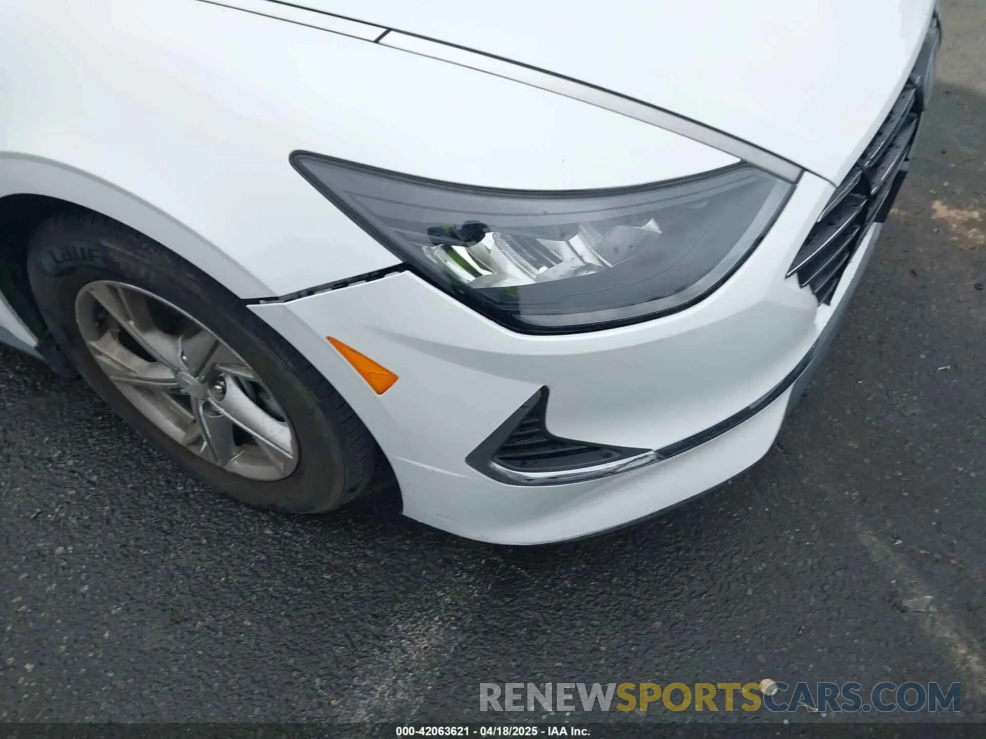 17 Photograph of a damaged car 5NPEG4JA5MH100572 HYUNDAI SONATA 2021