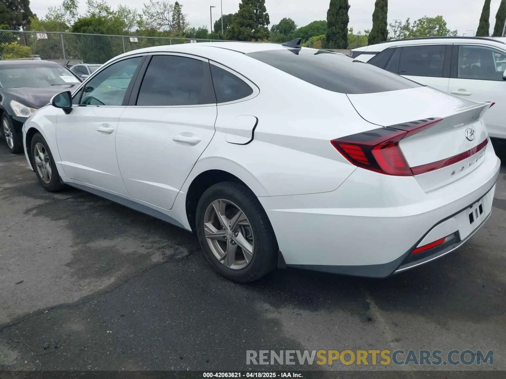 3 Photograph of a damaged car 5NPEG4JA5MH100572 HYUNDAI SONATA 2021