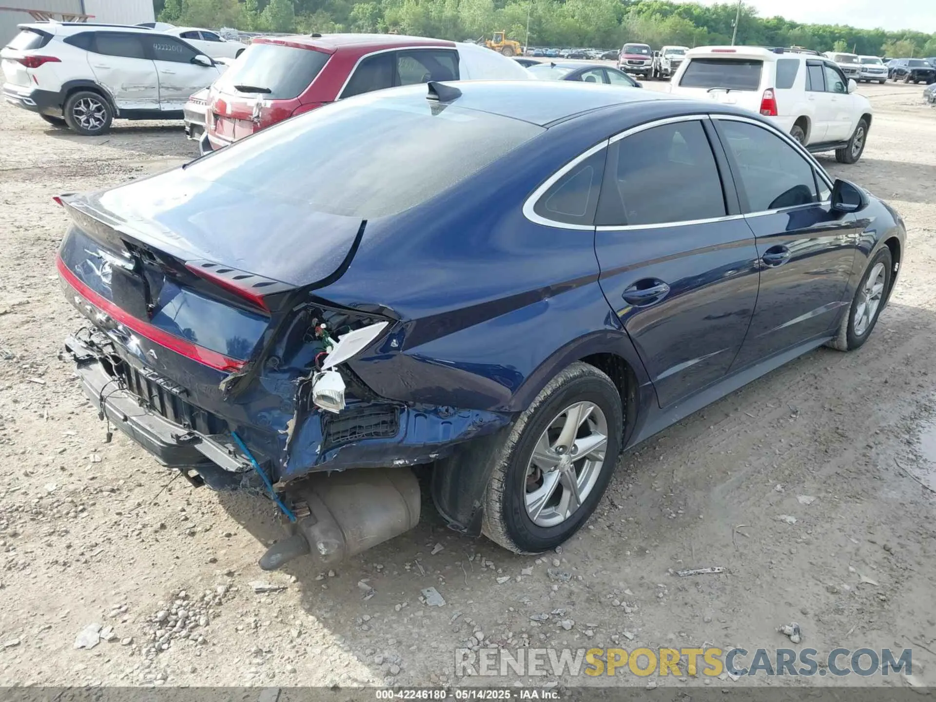 4 Photograph of a damaged car 5NPEG4JA5MH116450 HYUNDAI SONATA 2021