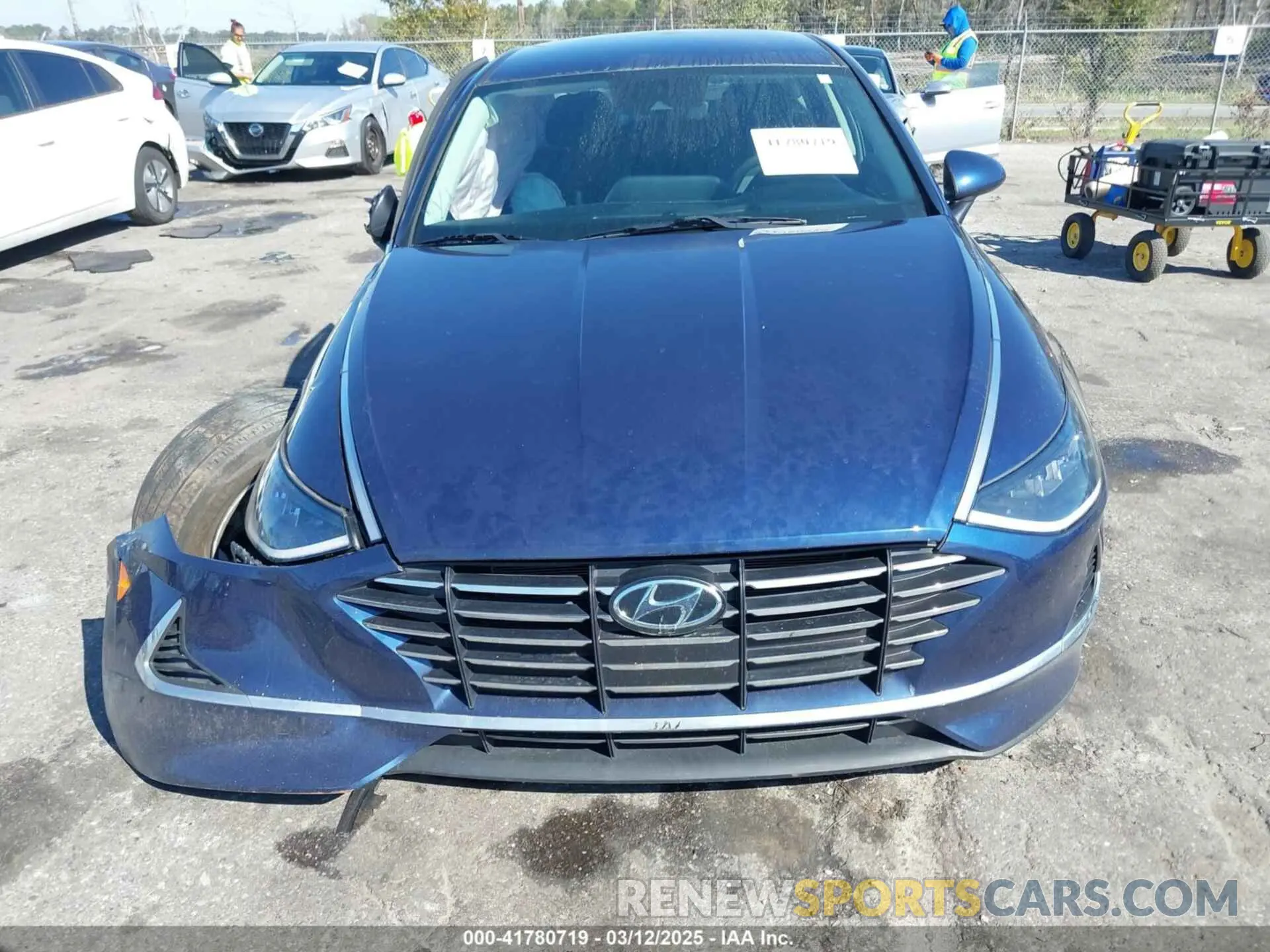 12 Photograph of a damaged car 5NPEG4JA5MH118425 HYUNDAI SONATA 2021