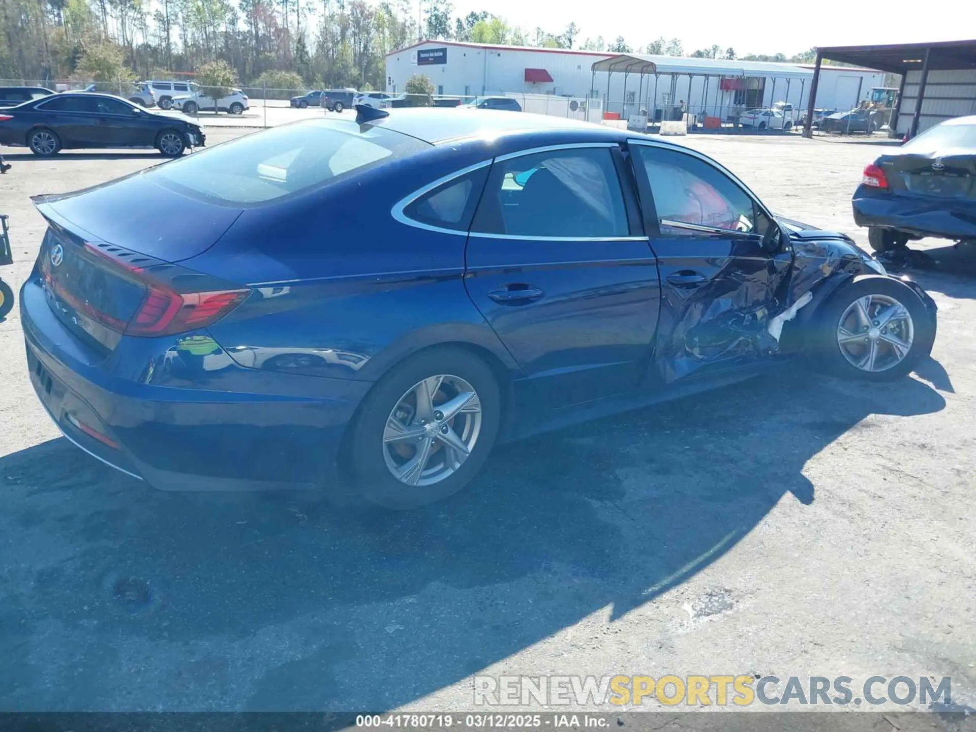 4 Photograph of a damaged car 5NPEG4JA5MH118425 HYUNDAI SONATA 2021