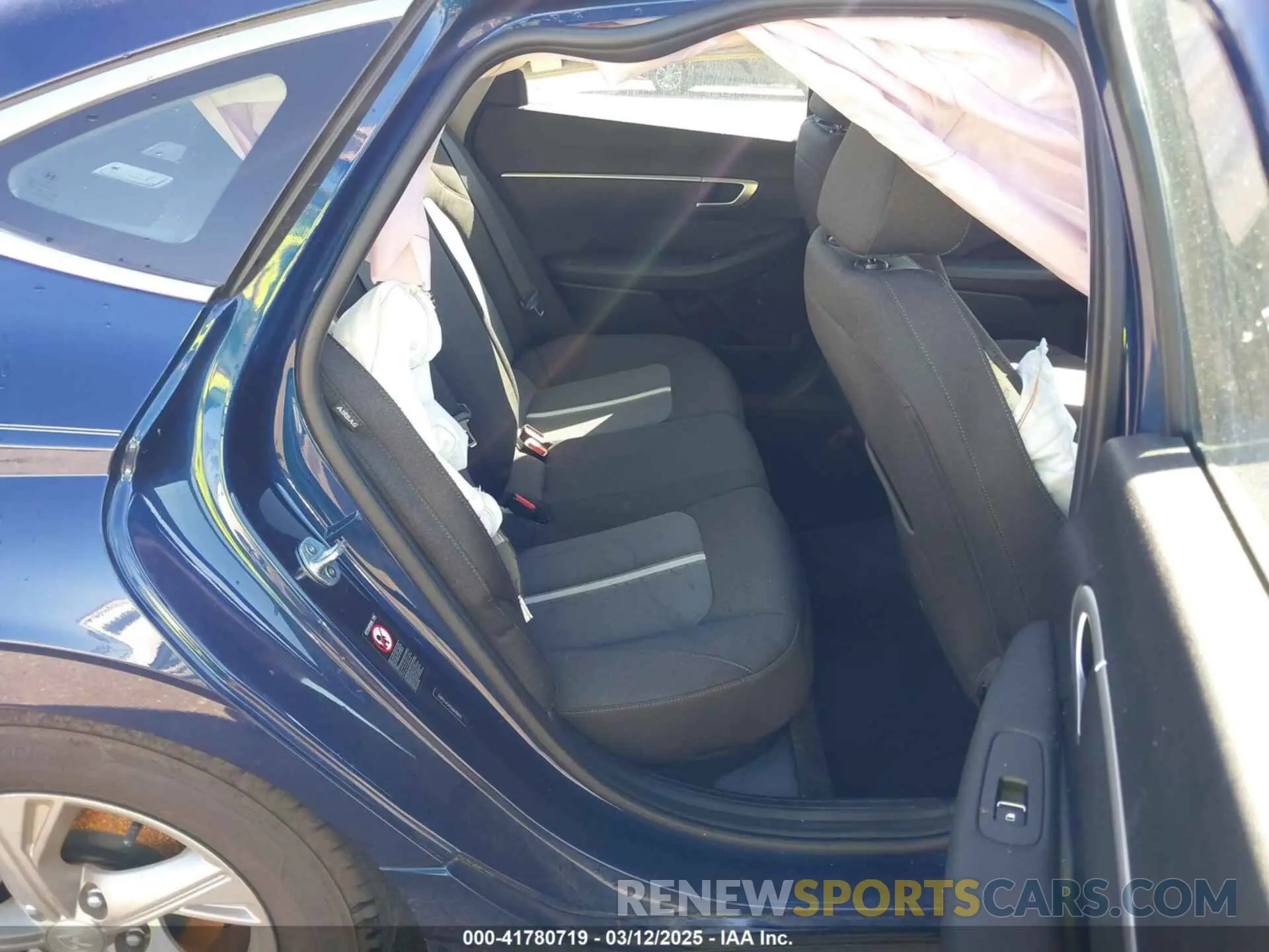 8 Photograph of a damaged car 5NPEG4JA5MH118425 HYUNDAI SONATA 2021