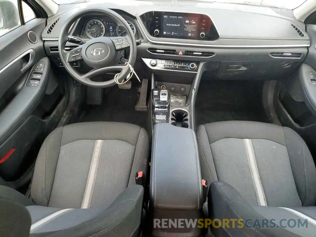 8 Photograph of a damaged car 5NPEG4JA6MH064925 HYUNDAI SONATA 2021