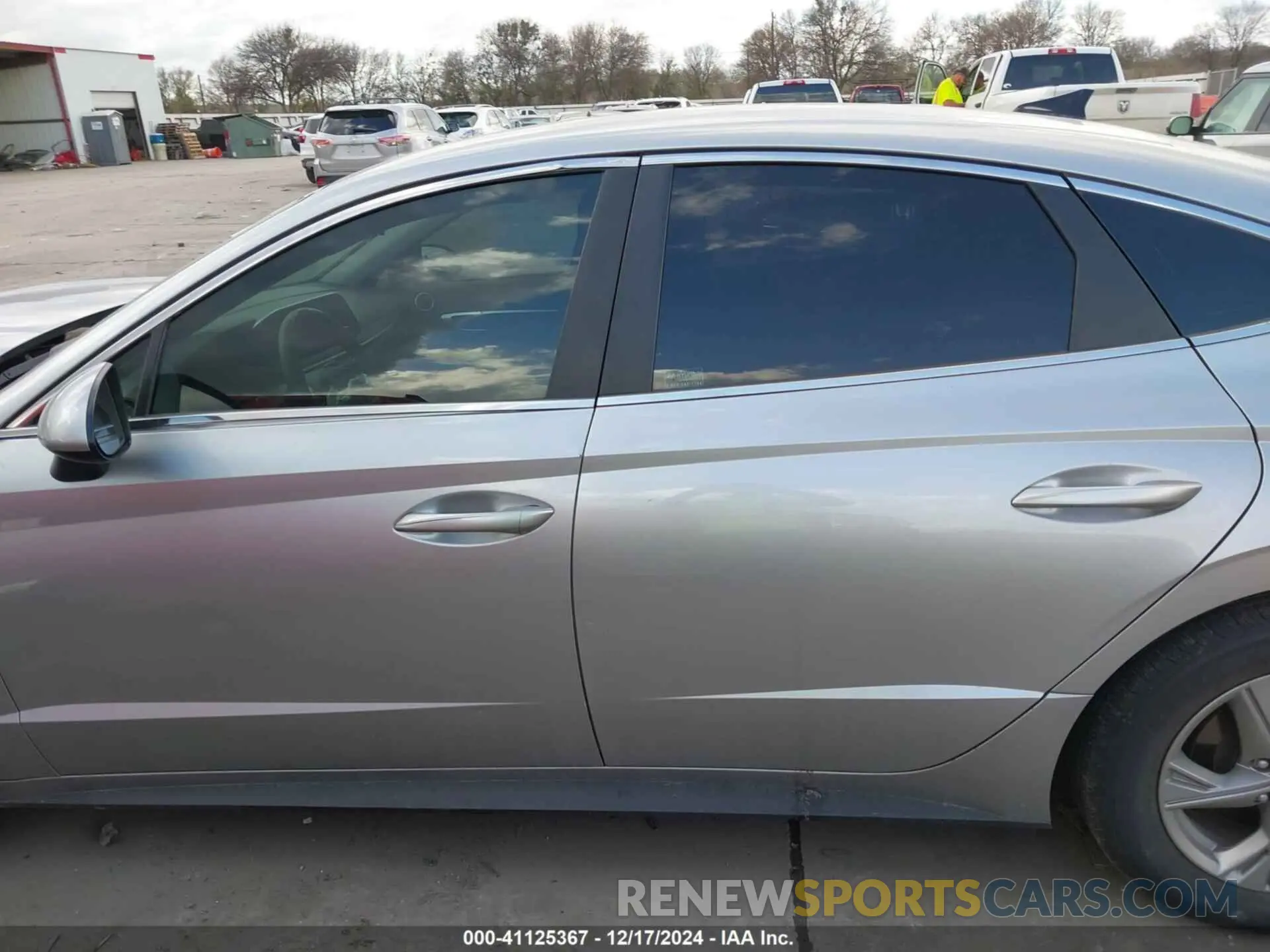 14 Photograph of a damaged car 5NPEG4JA6MH069834 HYUNDAI SONATA 2021